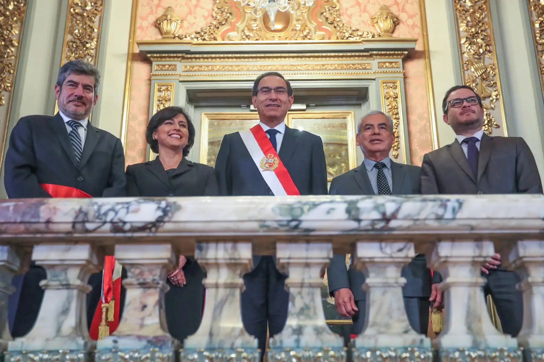 Presidente Vizcarra toma juramento a los ministros de Trabajo y Promoción del Empleo, Silvia Cáceres; Comercio Exterior y Turismo, Edgar Vásquez; y Cultura, Roger Valencia. Foto: ANDINA/Prensa Presidencia