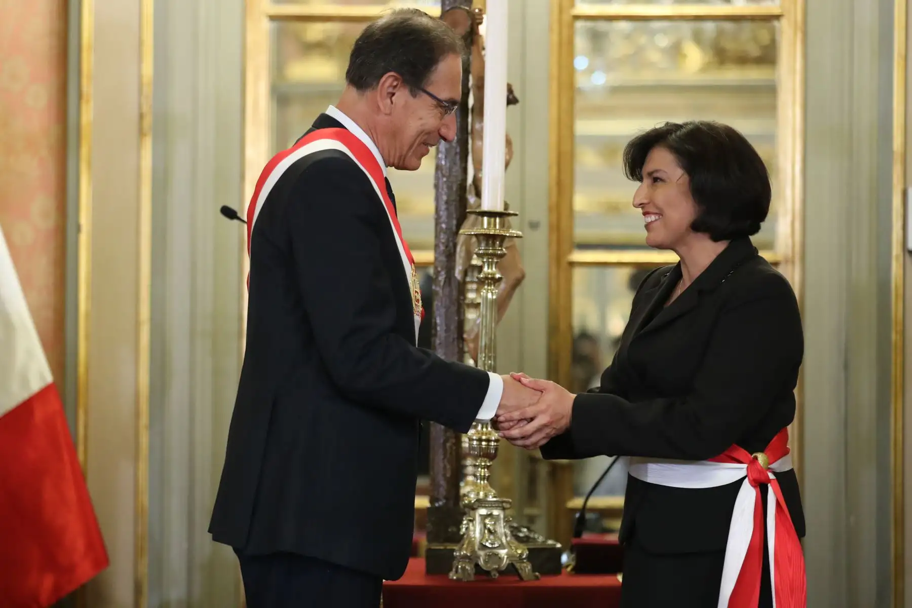 Presidente Vizcarra toma juramento a los ministros de Trabajo y Promoción del Empleo, Silvia Cáceres; Comercio Exterior y Turismo, Edgar Vásquez; y Cultura, Roger Valencia. Foto: ANDINA/Prensa Presidencia