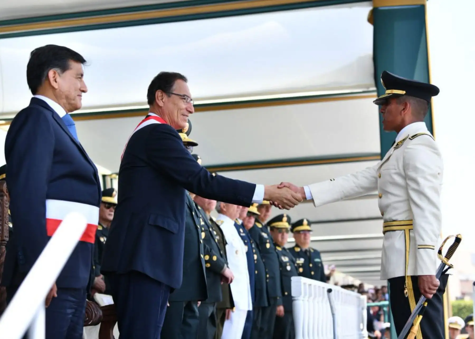 Presidente Martín Vizcarra en ceremonia de graduación de promoción de la Escuela de Oficiales de la Policía Nacional.