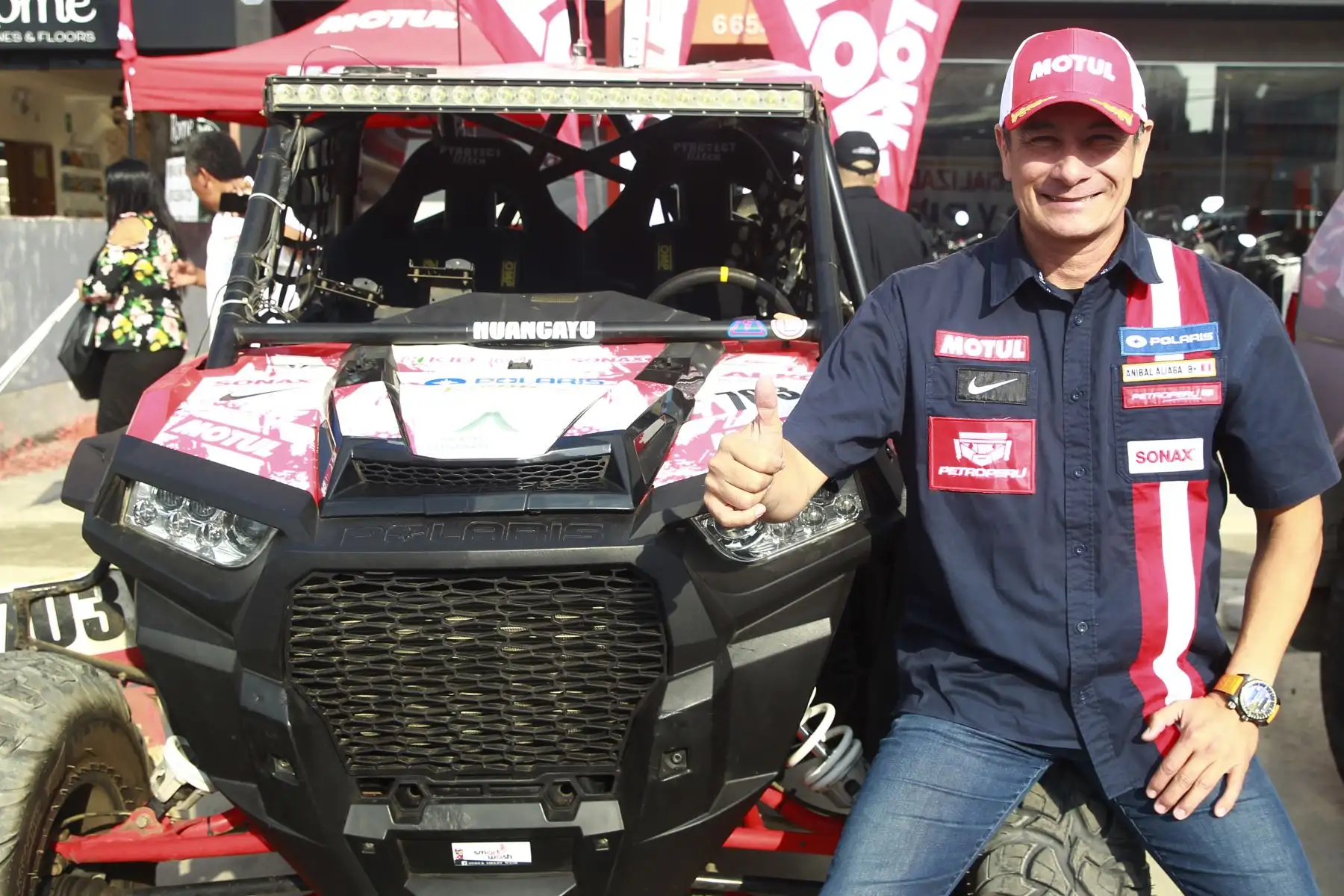 Piloto participante del Dakar, Anibal Aliaga  impulsa  la campaña de Lucha contra la Anemia.Foto: ANDINA/Eddy Ramos