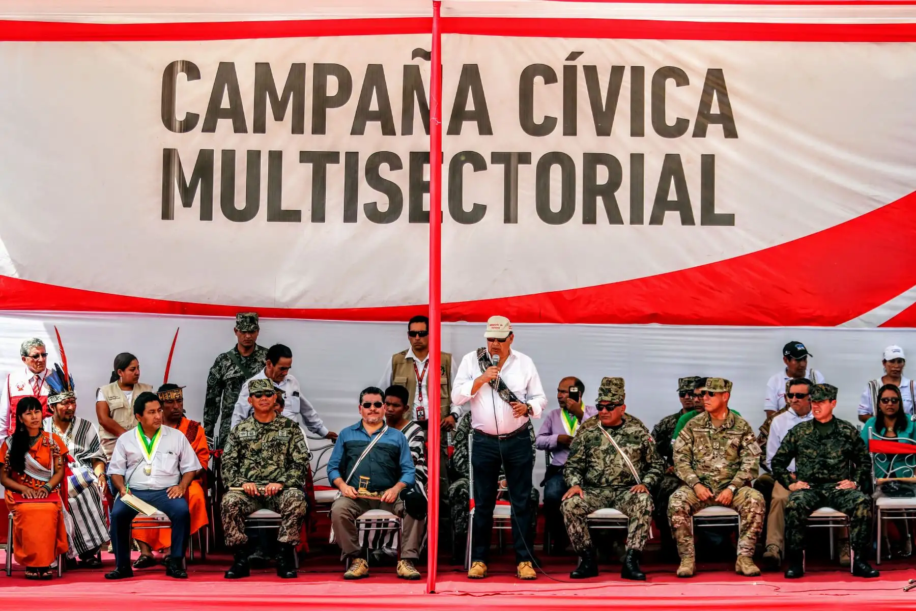 Ministro de Defensa José Huerta participa en campaña cívica multisectorial del Comando Conjunto en Mazamari, El VRAEM. Foto: ANDINA/Luis Iparraguirre