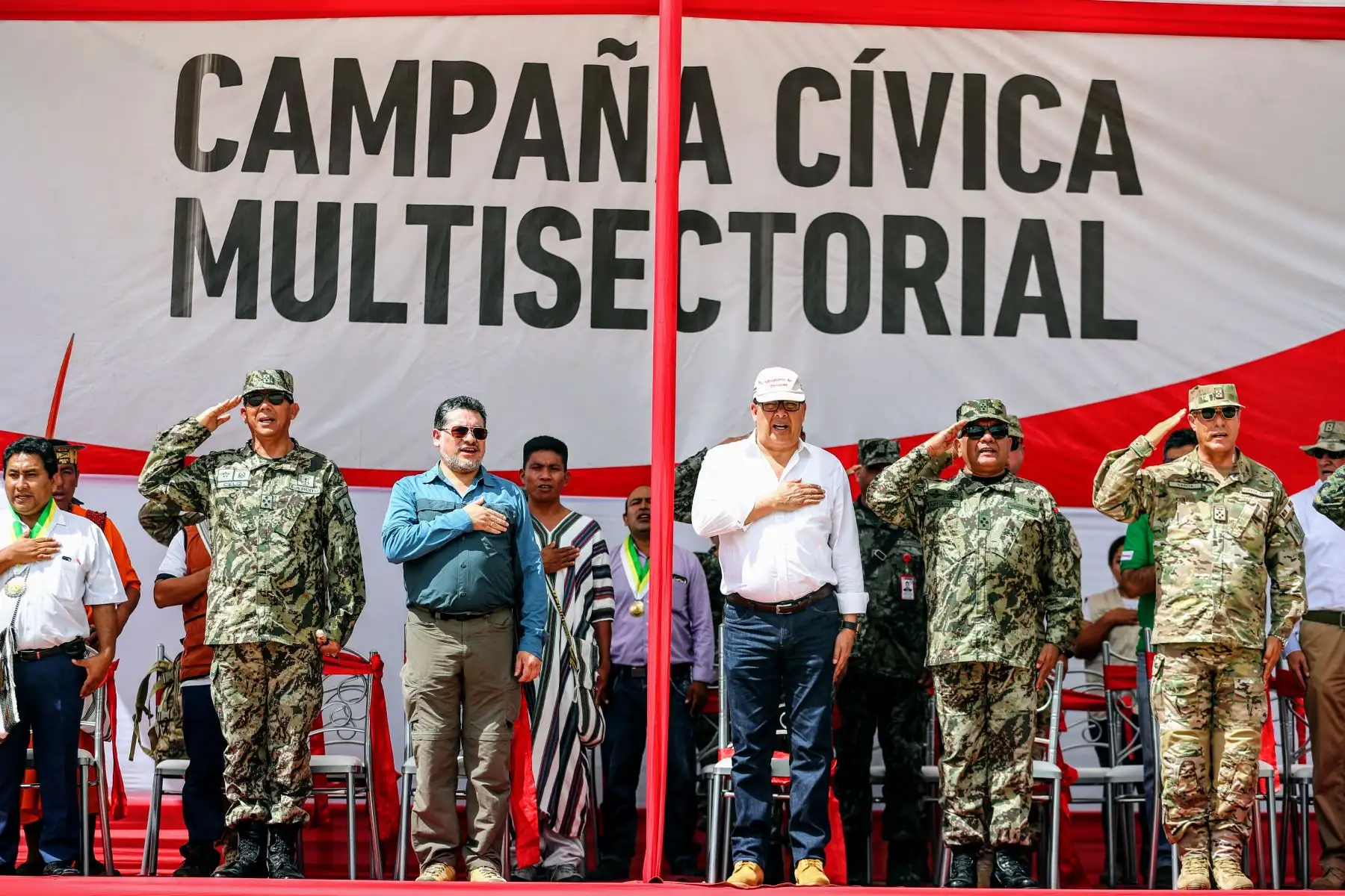 Ministro de Defensa José Huerta participa en campaña cívica multisectorial del Comando Conjunto en Mazamari, El VRAEM. Foto: ANDINA/Luis Iparraguirre