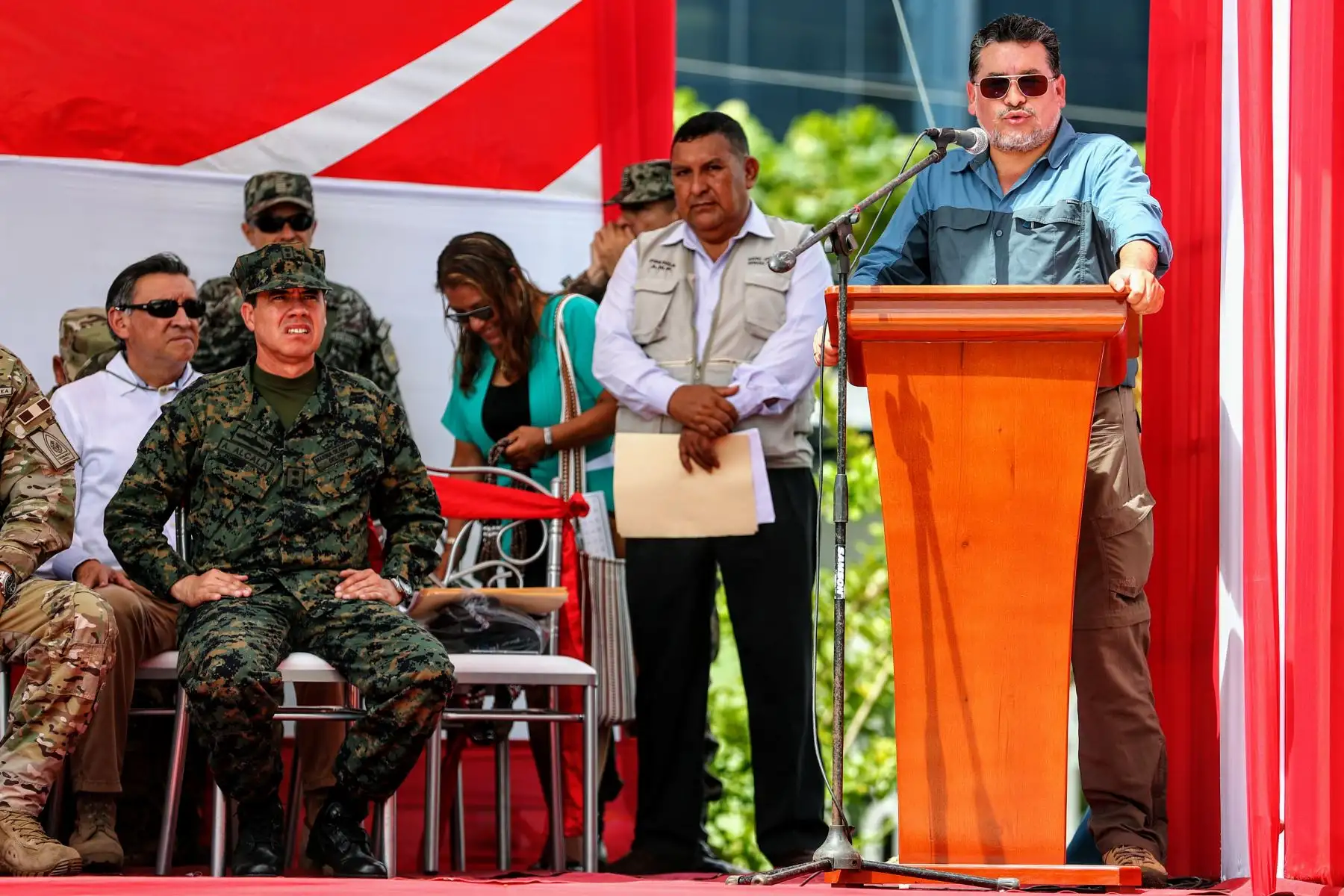 Ministro de Defensa José Huerta participa en campaña cívica multisectorial del Comando Conjunto en Mazamari, El VRAEM. Foto: ANDINA/Luis Iparraguirre