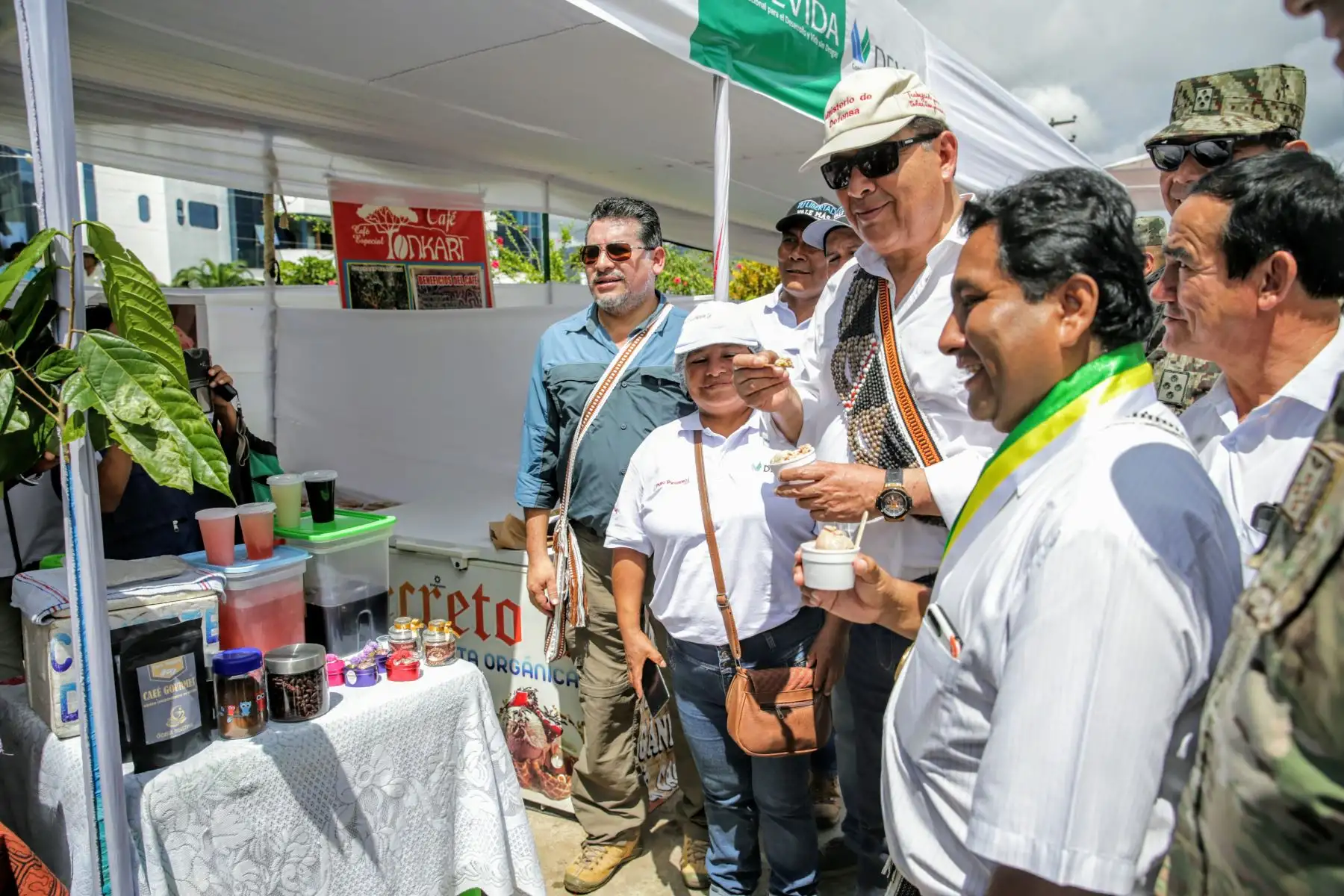 Ministro de Defensa José Huerta participa en campaña cívica multisectorial del Comando Conjunto en Mazamari, El VRAEM. Foto: ANDINA/Luis Iparraguirre