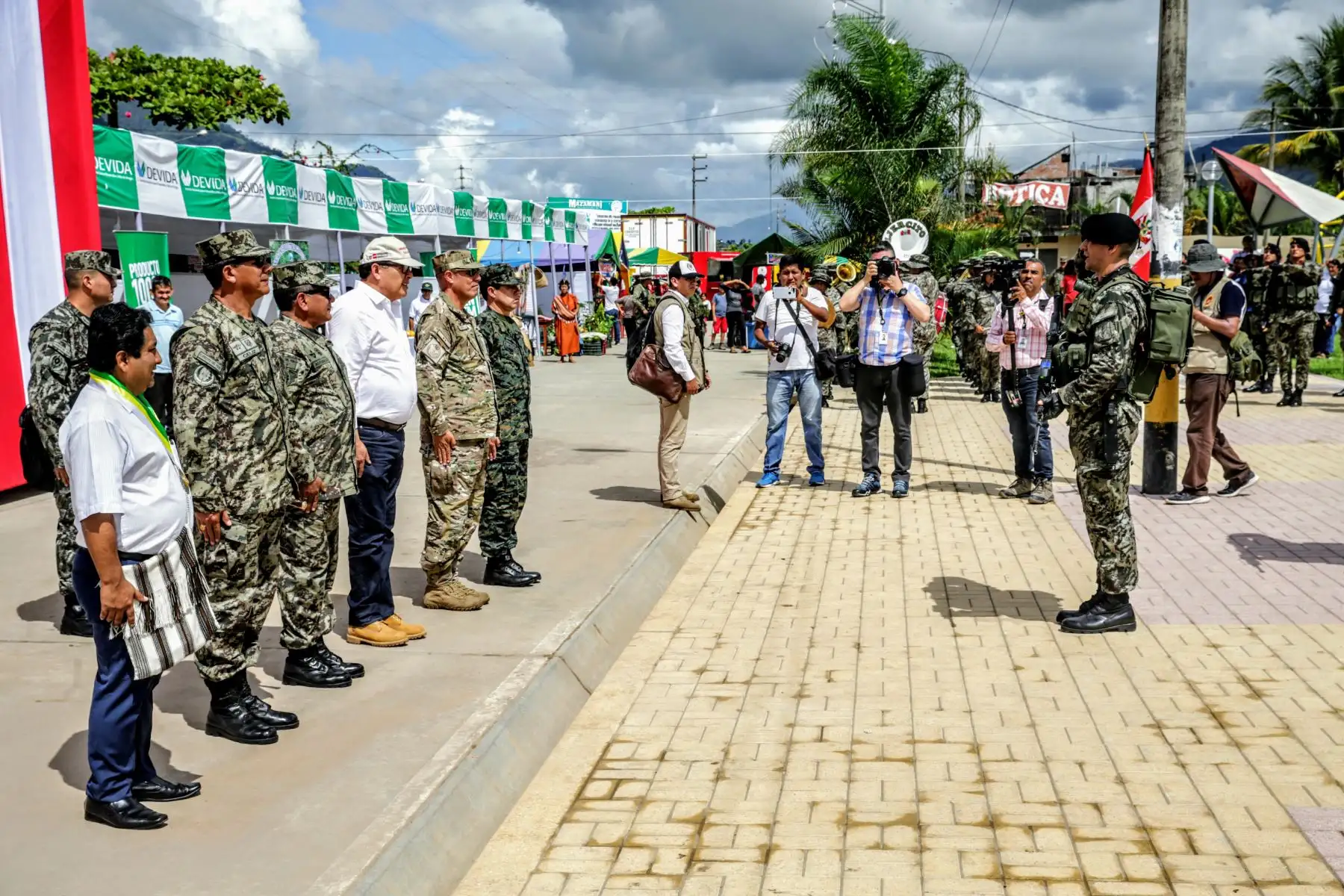 Ministro de Defensa José Huerta participa en campaña cívica multisectorial del Comando Conjunto en Mazamari, El VRAEM. Foto: ANDINA/Luis Iparraguirre