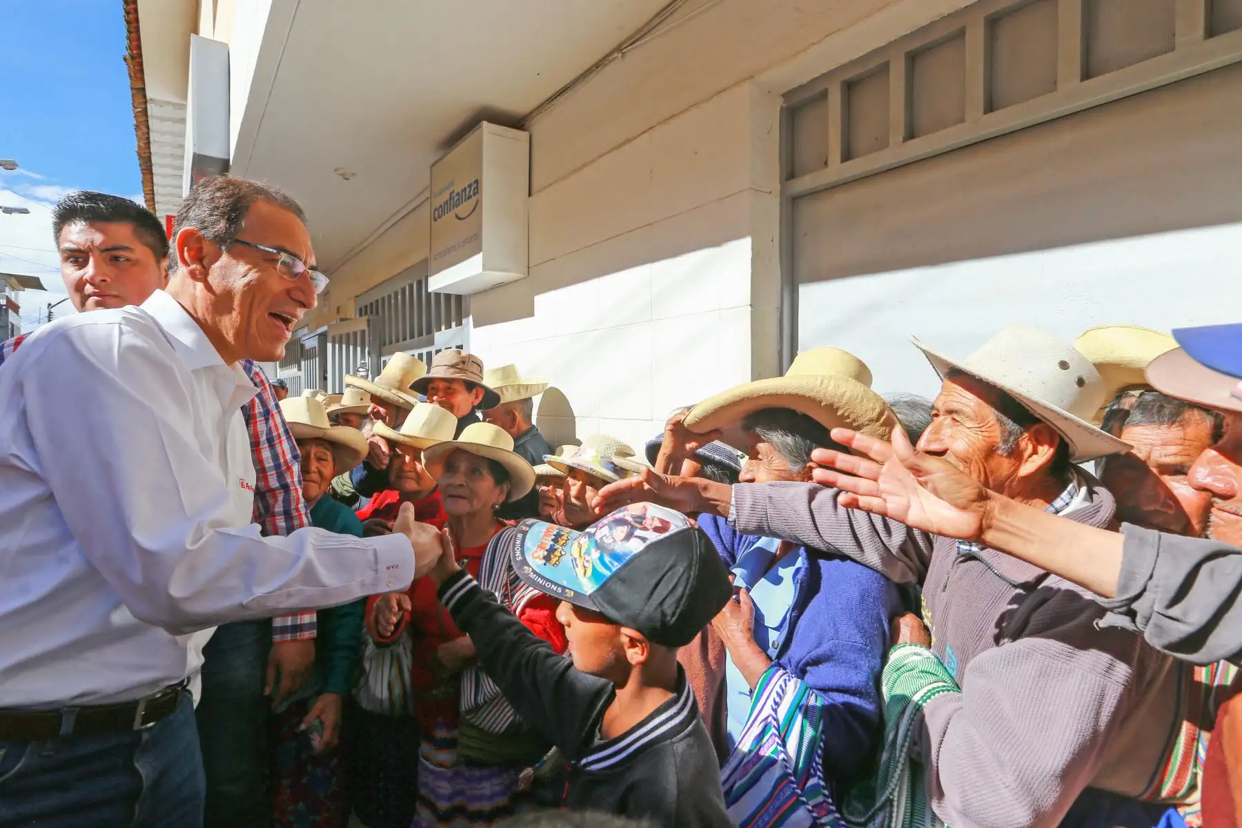 Presidente de la República, Martín Vizcarra da el inicio de obras del Mejoramiento del Establecimiento de Salud de Ayabaca en Piura. Foto: ANDINA/Carlos Lezama/Prensa Presidencia