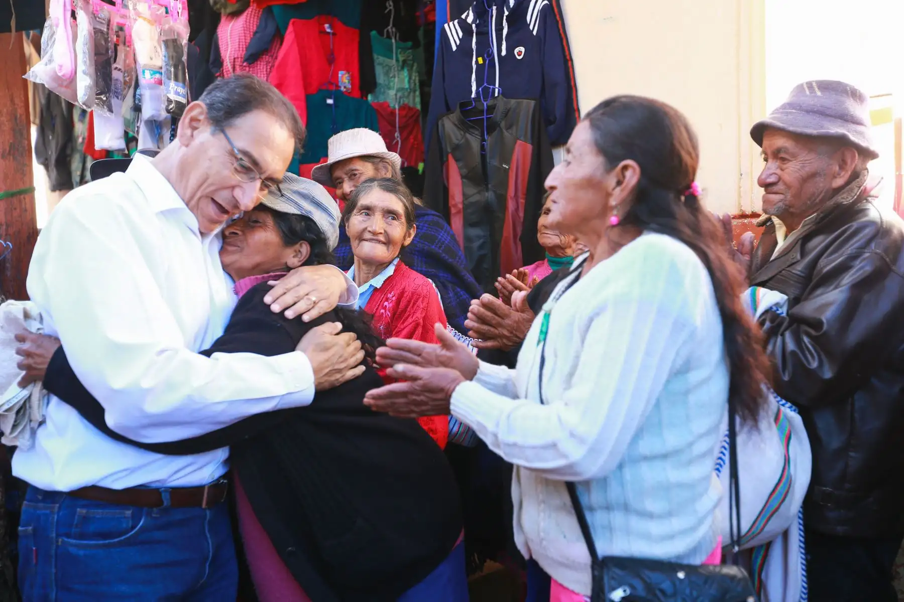 Presidente de la República, Martín Vizcarra da el inicio de obras del Mejoramiento del Establecimiento de Salud de Ayabaca en Piura. Foto: ANDINA/Carlos Lezama/Prensa Presidencia