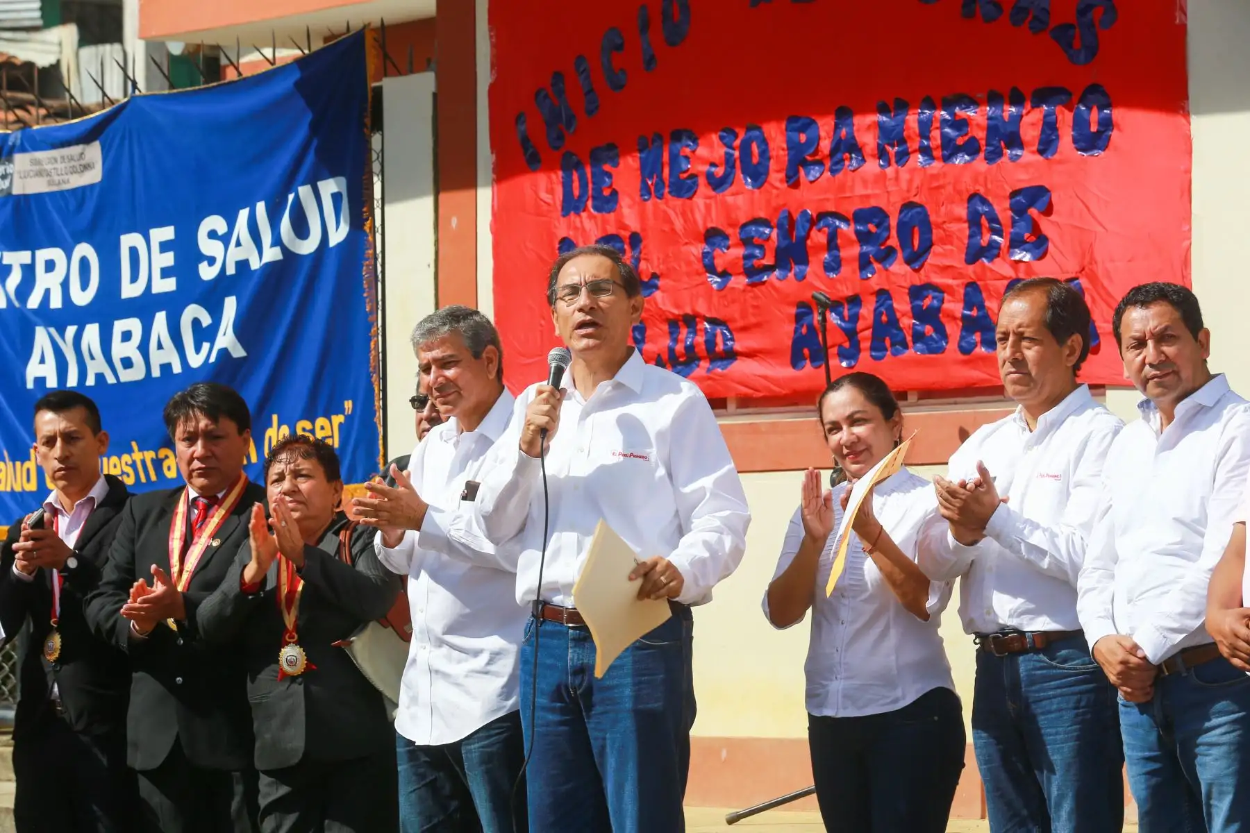Presidente de la República, Martín Vizcarra da el inicio de obras del Mejoramiento del Establecimiento de Salud de Ayabaca en Piura. Foto: ANDINA/Carlos Lezama/Prensa Presidencia