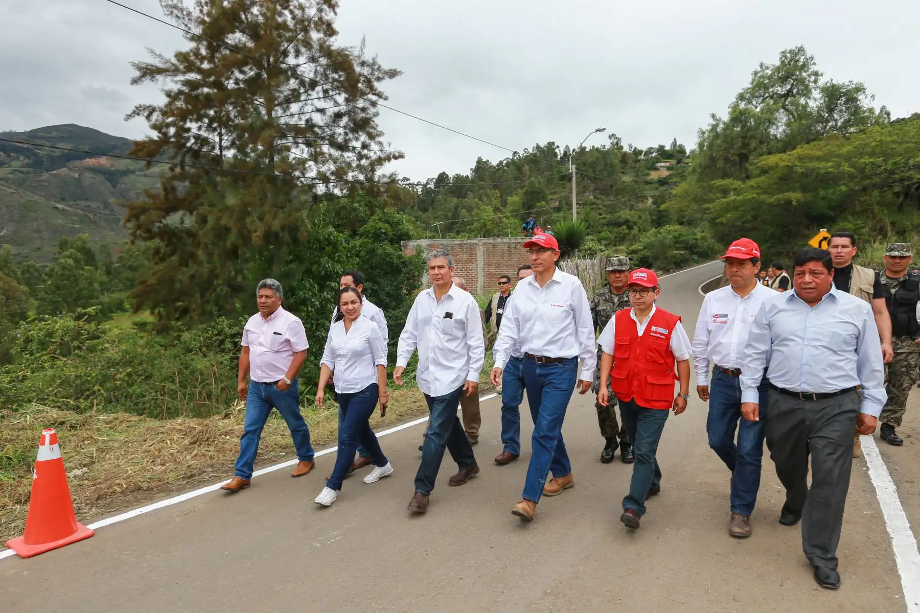 Jefe del Estado,Martín Vizcarra participó en el inicio de obras del Mejoramiento del Establecimiento de Salud de Huarmaca. Foto: ANDINA/Carlos Lezama/Prensa Presidencia