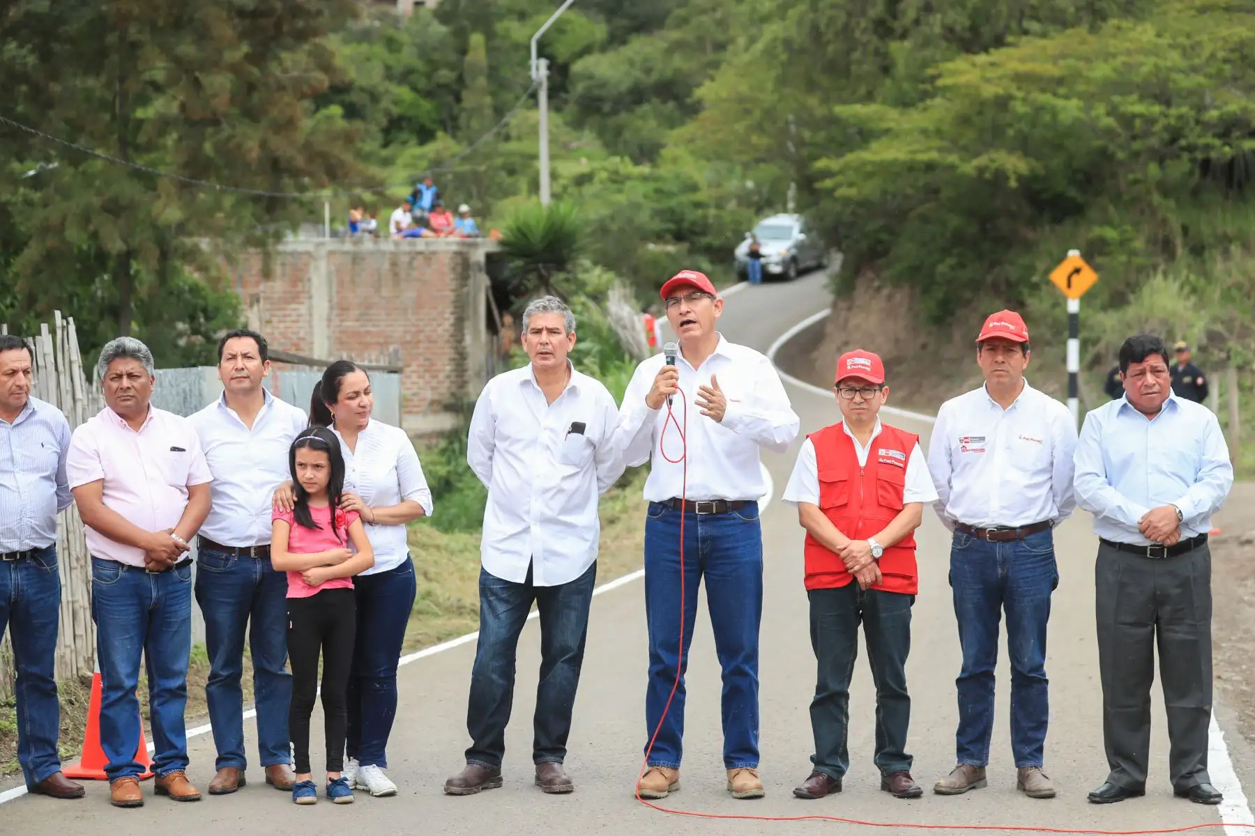 Jefe del Estado,Martín Vizcarra participó en el inicio de obras del Mejoramiento del Establecimiento de Salud de Huarmaca. Foto: ANDINA/Carlos Lezama/Prensa Presidencia