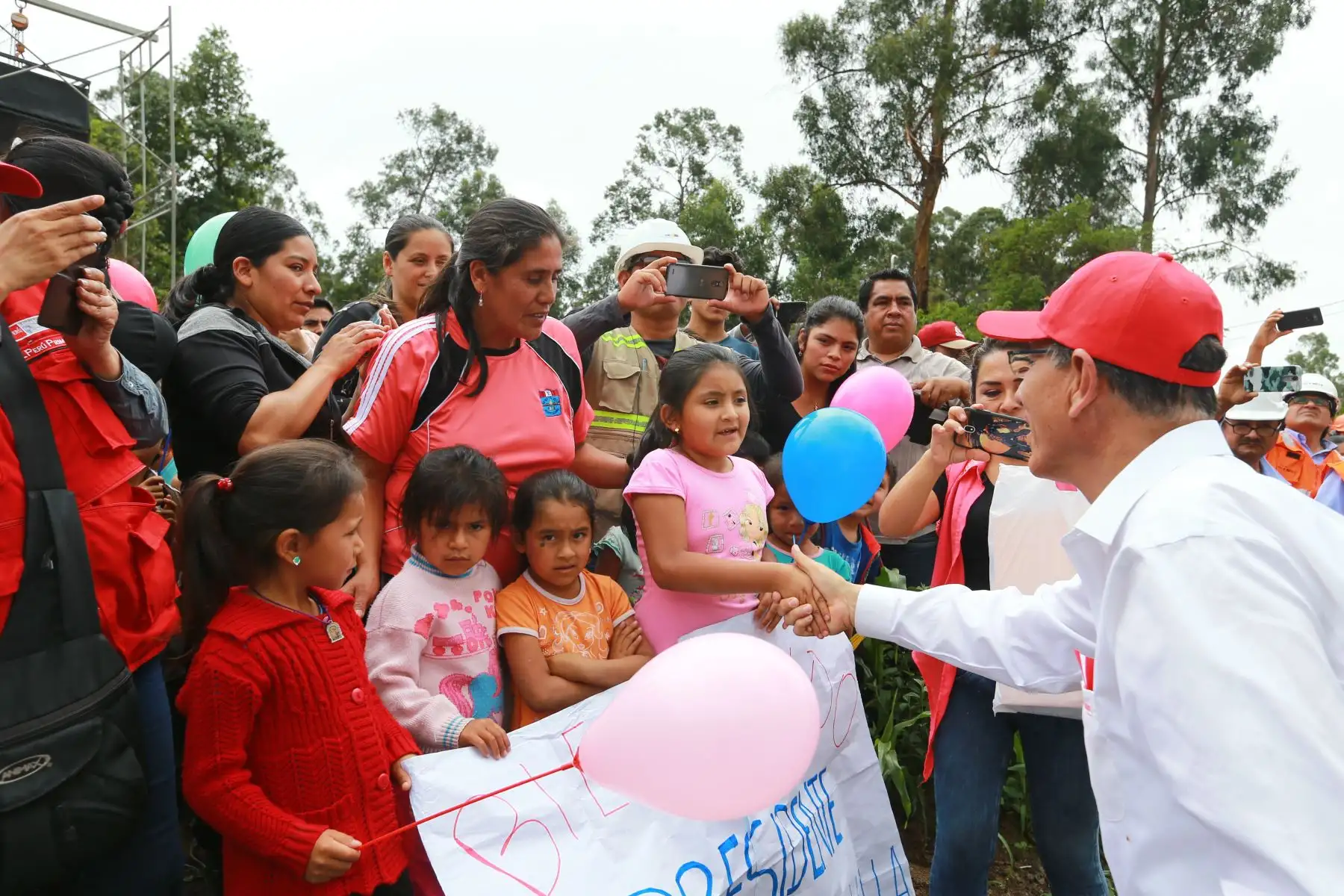 Jefe del Estado,Martín Vizcarra participó en el inicio de obras del Mejoramiento del Establecimiento de Salud de Huarmaca. Foto: ANDINA/Carlos Lezama/Prensa Presidencia