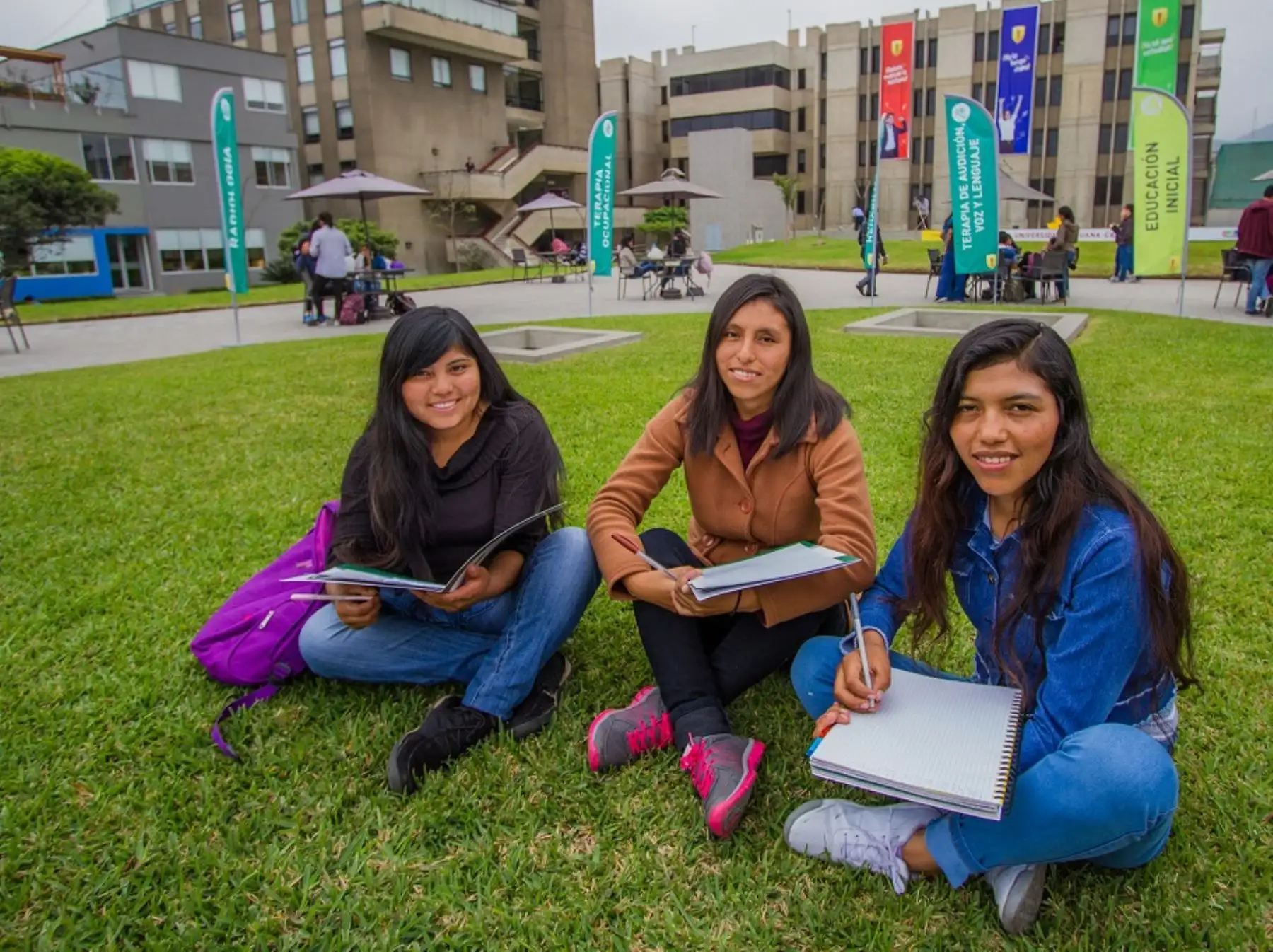 61% de talentos que rendirán examen de preselección de Beca 18 son mujeres. Foto: Pronabec
