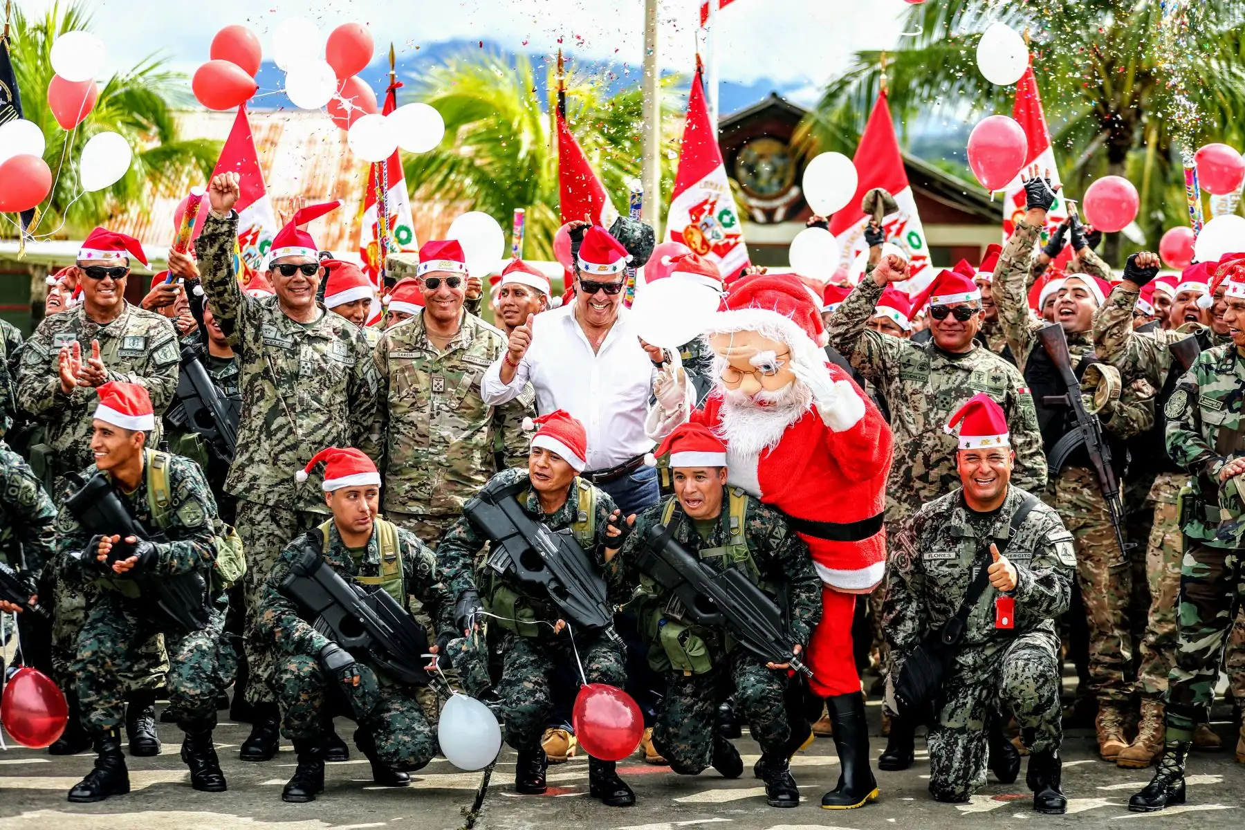 Visita a la base de Pichari por fiestas navideñas por parte del ministro de Defensa José Huertas. Foto: ANDINA/Luis Iparraguirre