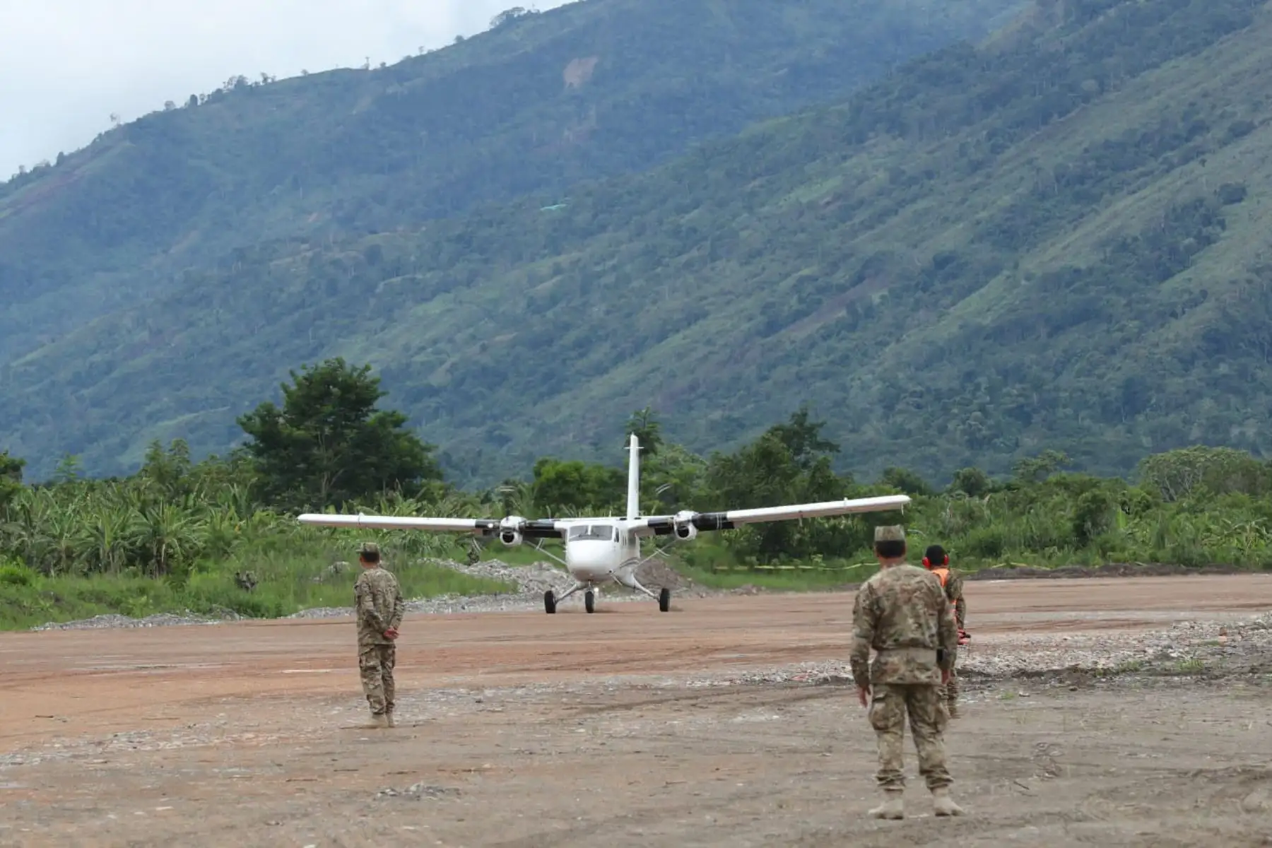 Nuevo aeródromo de Pichari, en el Vraem, estará asfaltado antes de fin de año, afirmó ministro de Defensa, José Huerta. ANDINA/Difusión