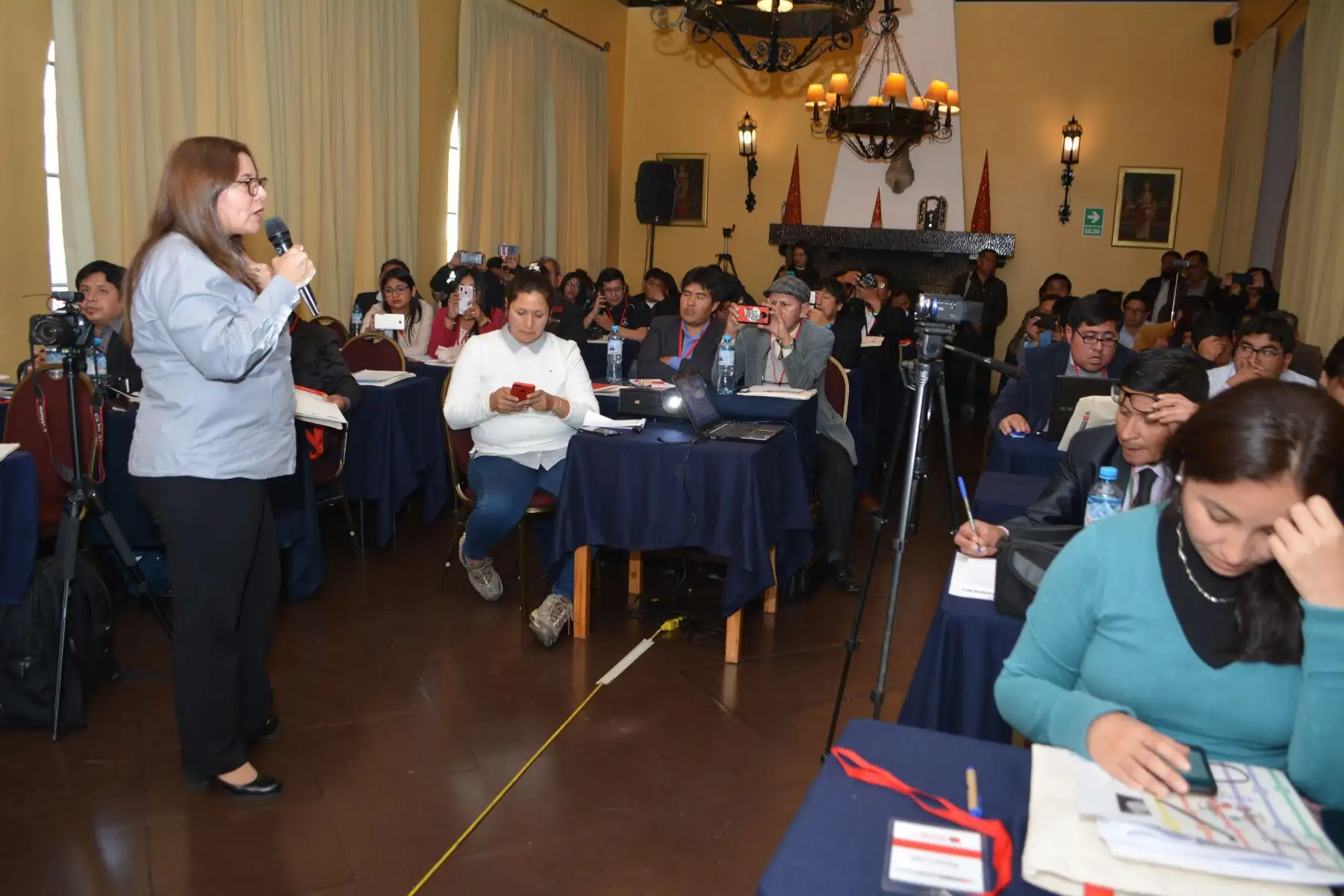 Centros de Emergencia Mujer atendieron 120,000 casos de violencia en lo que va del año, reveló la ministra de la Mujer, Ana María Mendieta: Foto: Genry Bautista