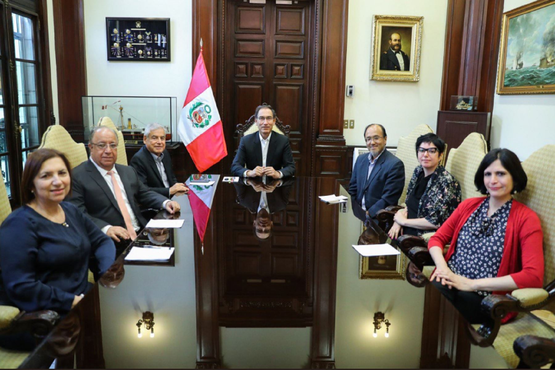 Presidente Vizcarra se reunió con la Comisión de Reforma Política