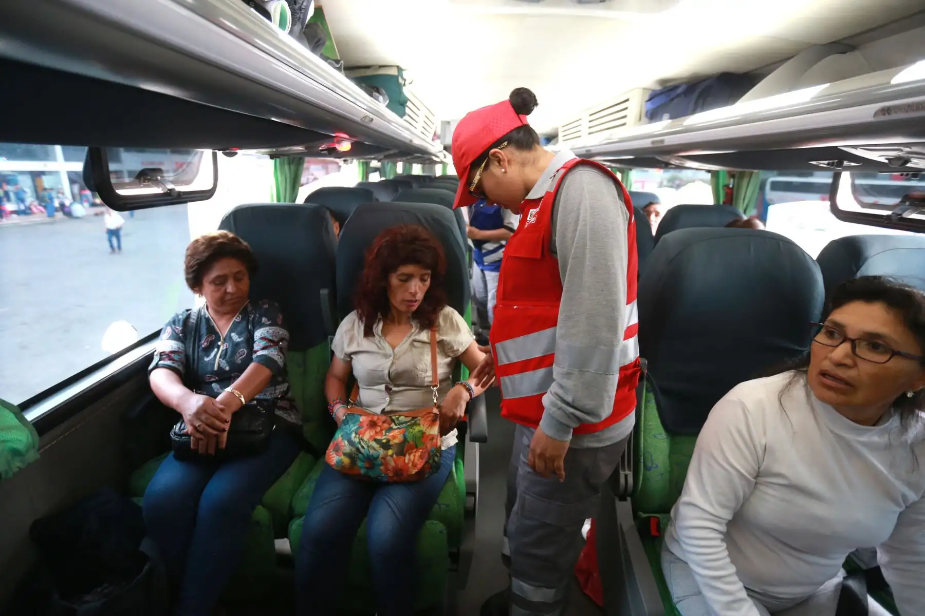 SUTRAN, entidad adscrita al Ministerio de Transportes y Comunicaciones, brinda recomendaciones a conductores y pasajeros a fin de que puedan tener un viaje seguro y eviten accidentes en las vías nacionales Foto: ANDINA/Norman Córdova