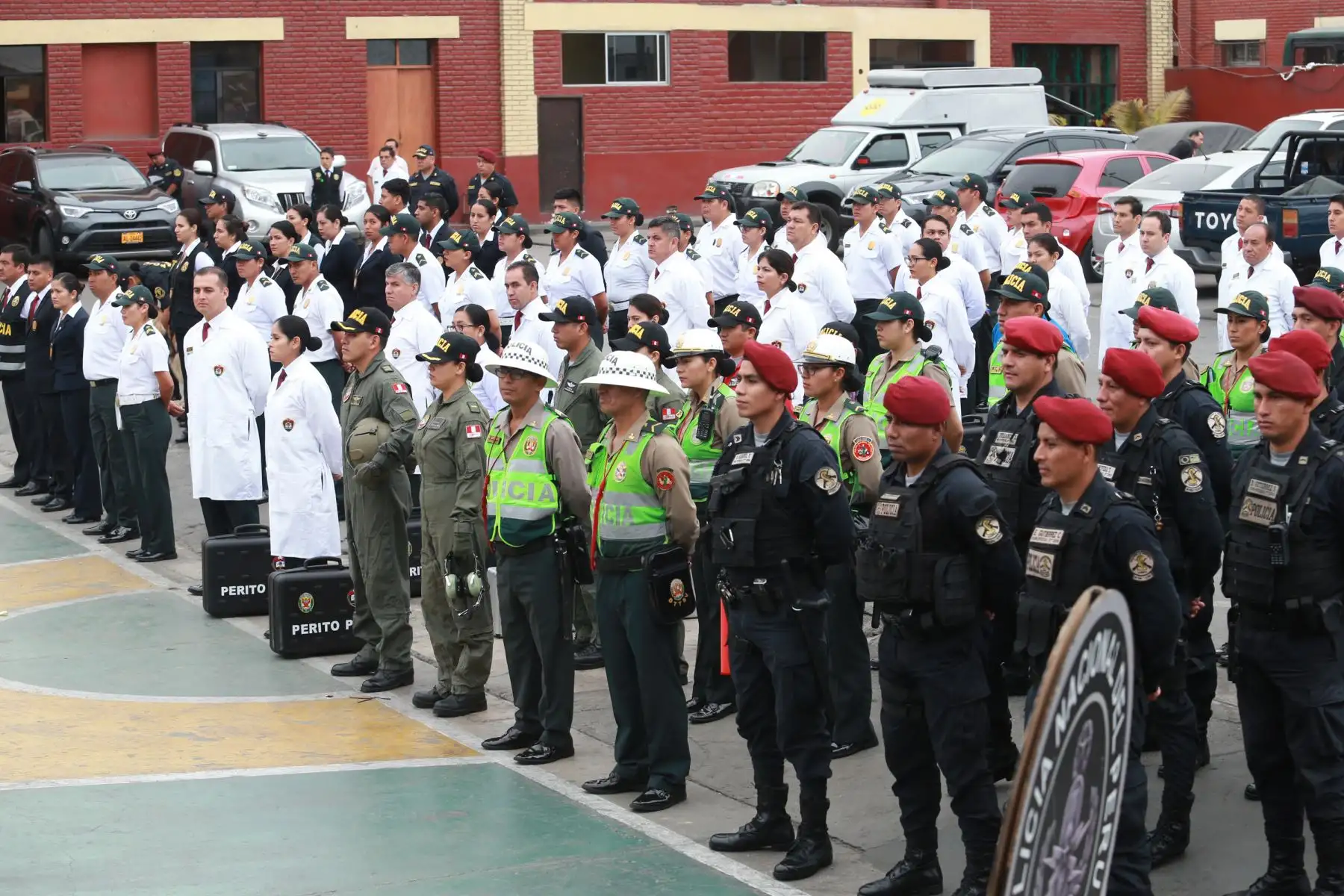 La Policia Nacional del Perú ha puesto en ejecución el Plan de Operaciones Generales  "Noel 2018",durante las Fiestas Navideñas y Año Nuevo .Foto: ANDINA/Norman Córdova