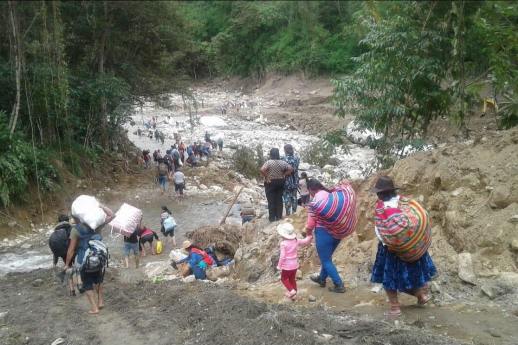 Debido a las intensas lluvias, cayó un huaico en el distrito cusqueño de Huayopata. ANDINA/Difusión