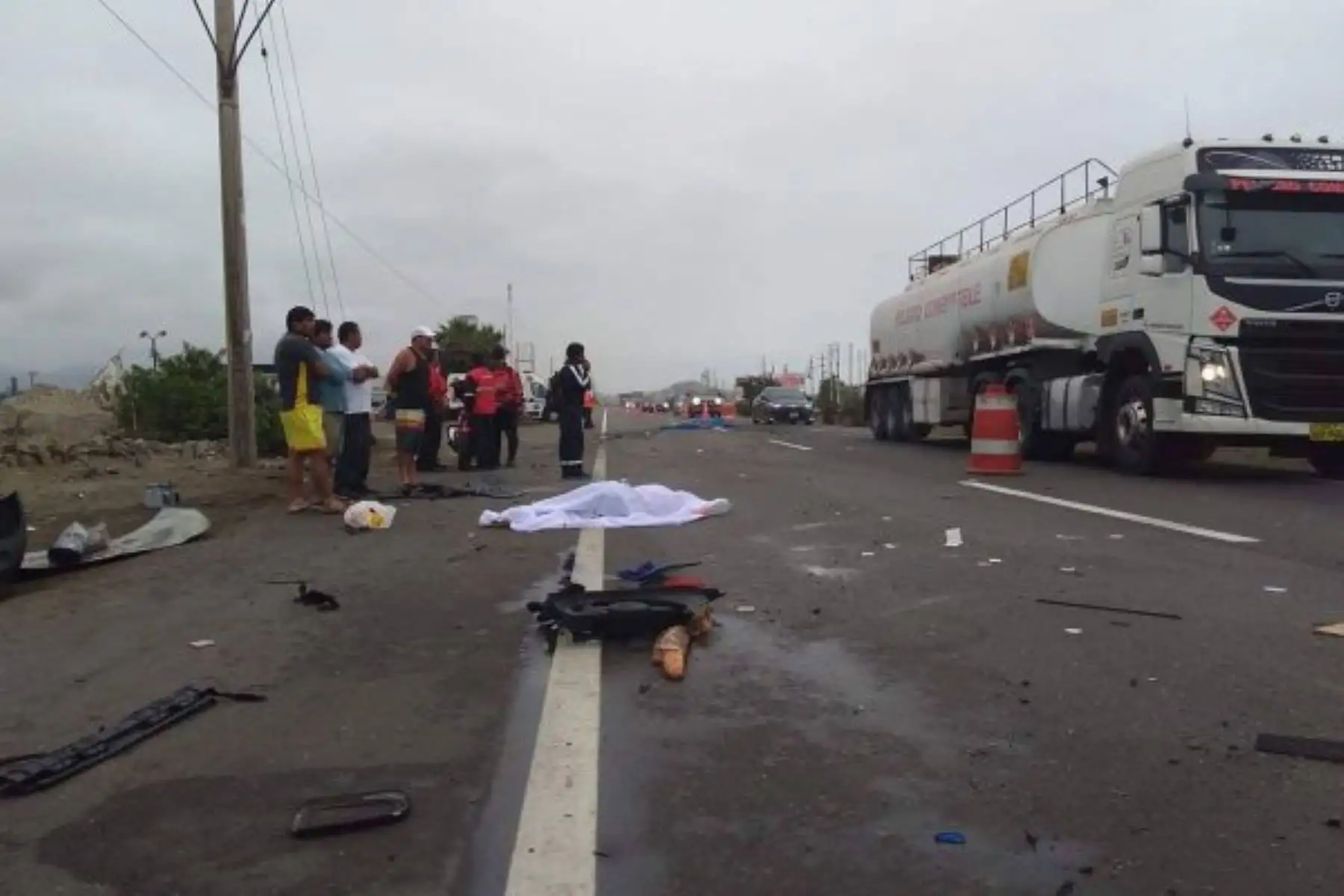 Accidente vial en la Panamericana Sur deja dos muertos en distrito de Mala, en Cañete. Foto: Redes sociales