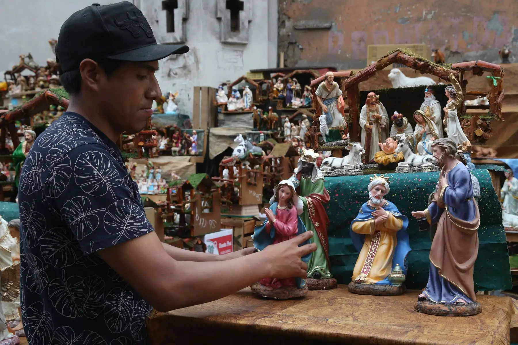 Zonas comerciales de la capital se han visto abarrotados de personas en los últimos días para realizar las denominadas “compras de último momento” por Navidad. Foto: ANDINA/Vidal Tarqui