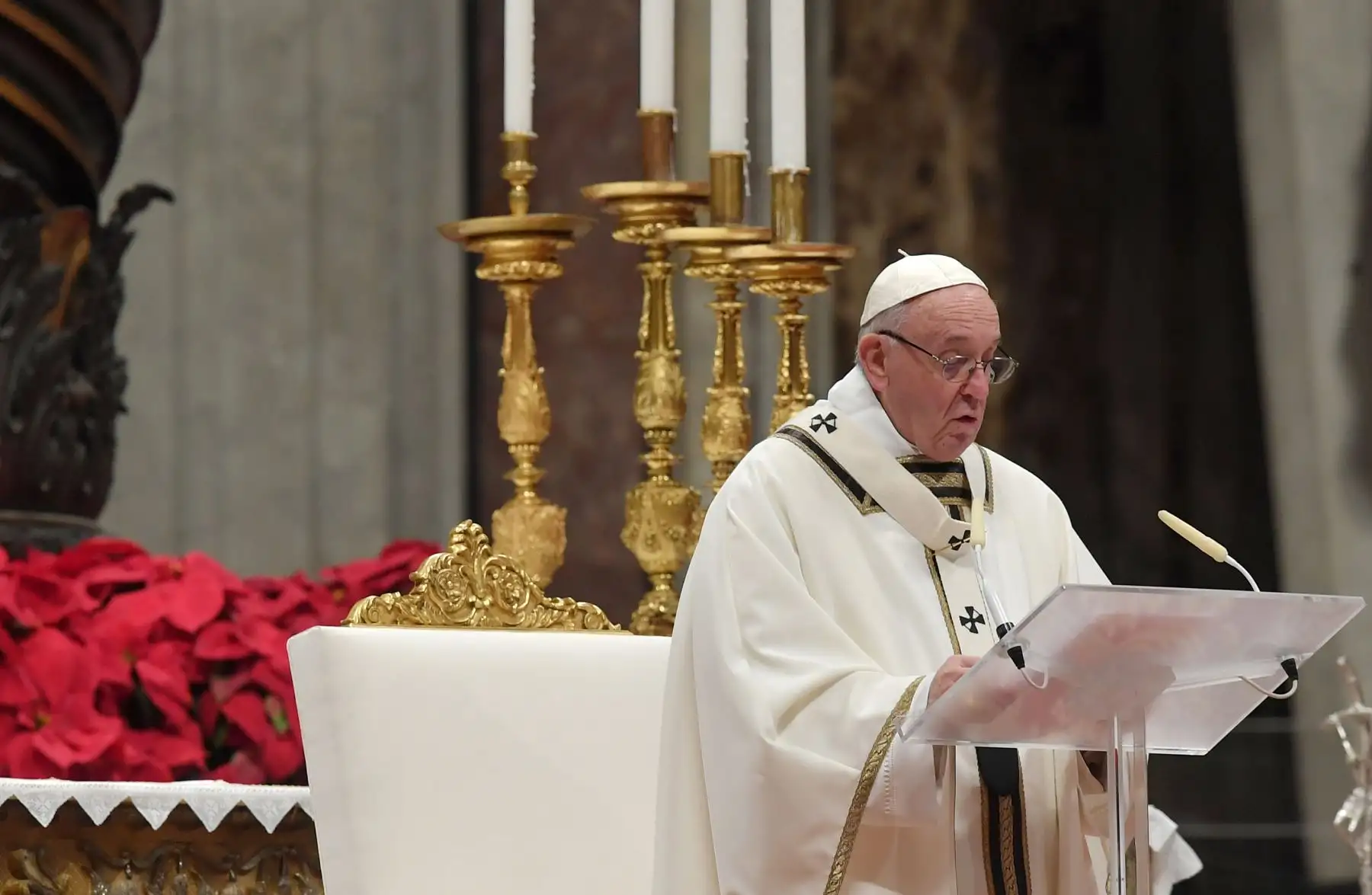 El Papa Francisco celebrò la  tradicional misa  de gallo en la víspera de Navidad, en la basílica de San Pedro en el Vaticano.Foto: ANDINA/AFP
