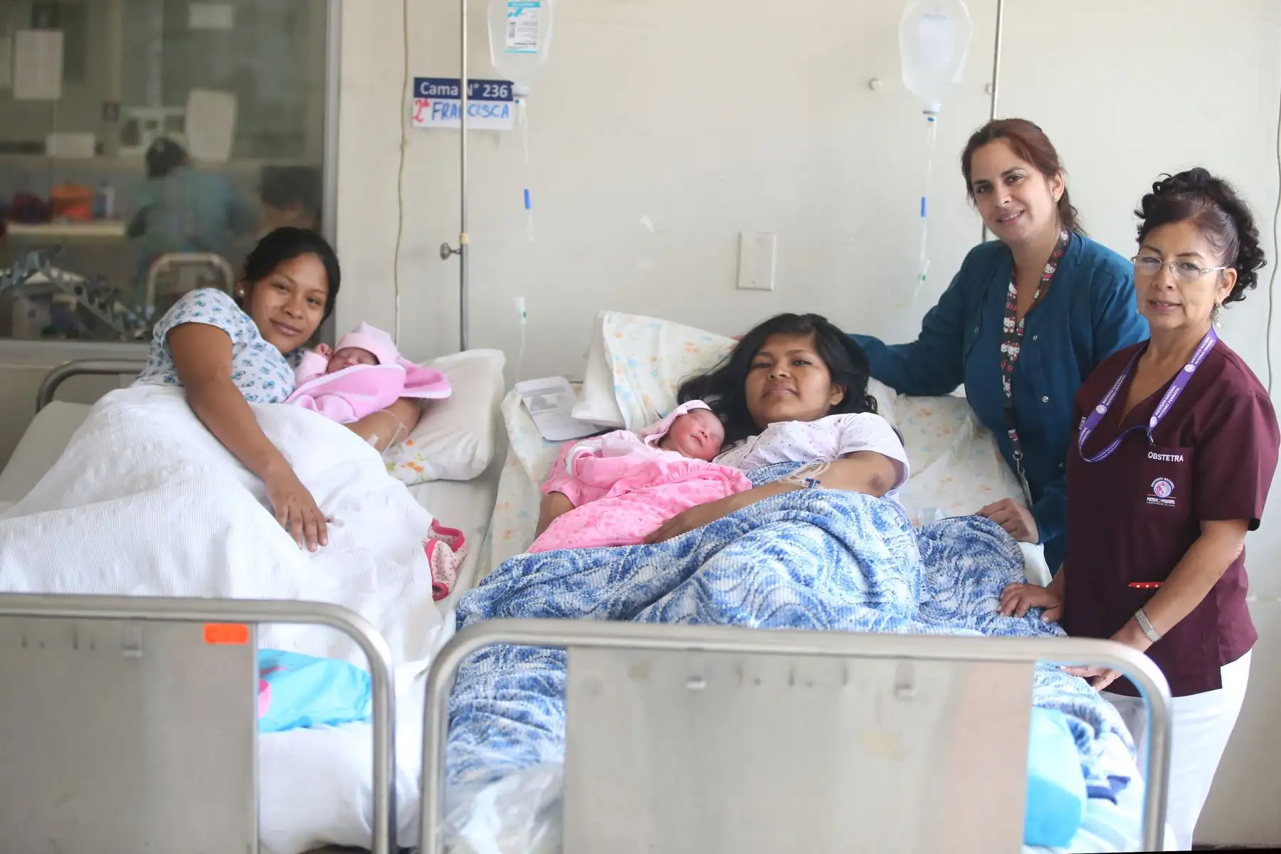 El Instituto Nacional Materno Perinatal, celebra con gran alegría el nacimiento de los primeros bebés de Navidad, segunda bebé Victoria Gael de la señora Francesca Dayana Huaman y la tercera  bebé Joselyn Ivana de la señora Mazombique Icomenavani. Foto: ANDINA/Vidal Tarqui