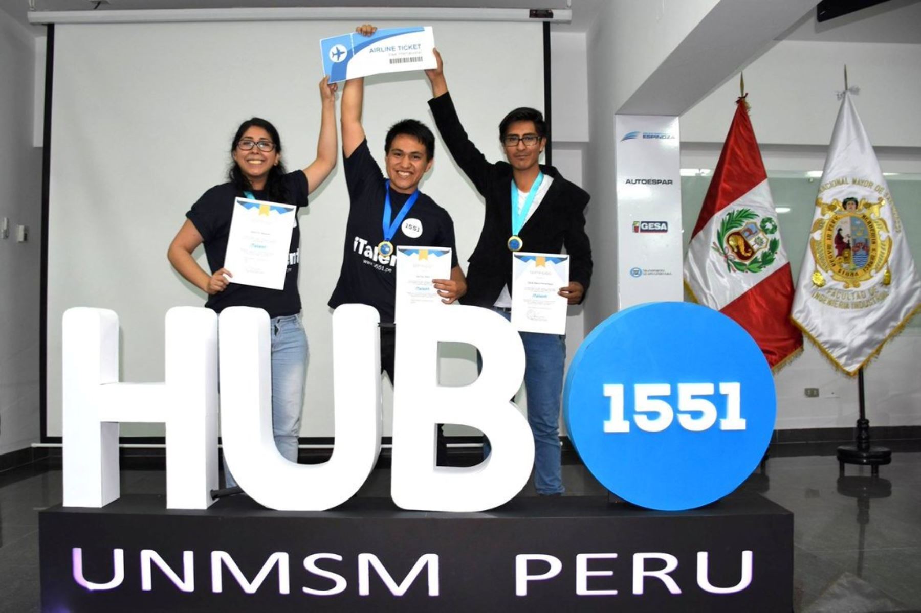 Estudiantes sanmarquinos premiados en iTalent por sus creaciones innovadoras. Foto: Andina/Difusión.