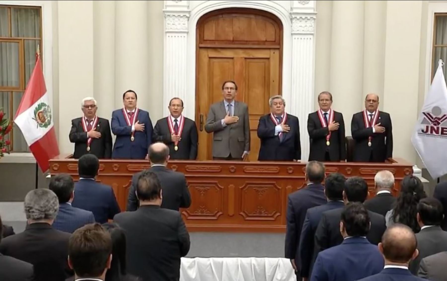 Presidente Martín Vizcarra participa en entrega de credenciales a gobernadores y vicegobernadores electos para el periodo 2019-2022.