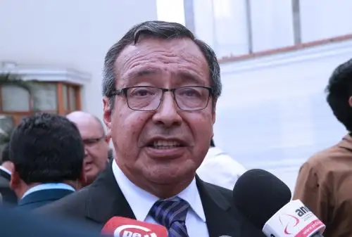 El gobernador regional de Madre de Dios, Luis Hidalgo, estimó hoy que luego de la operación “Mercurio” en La Pampa se van a crear 4,200 empleos temporales, lo que significará una fuente de ingresos económicos en esta zona castigada por la minería ilegal hasta que se inicie la reforestación. ANDINA/Norman Córdova