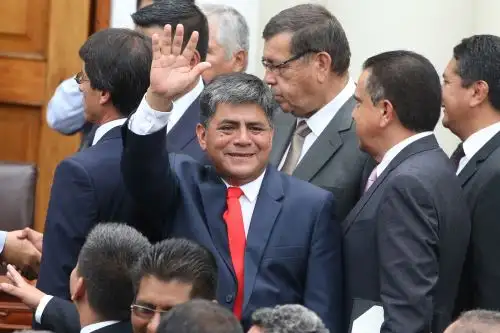 Gobernador regional de Ayacucho, Carlos Rua, destaca impulso a la descentralización y apoya propuesta de adelanto de elecciones generales. ANDINA/Vidal Tarqui