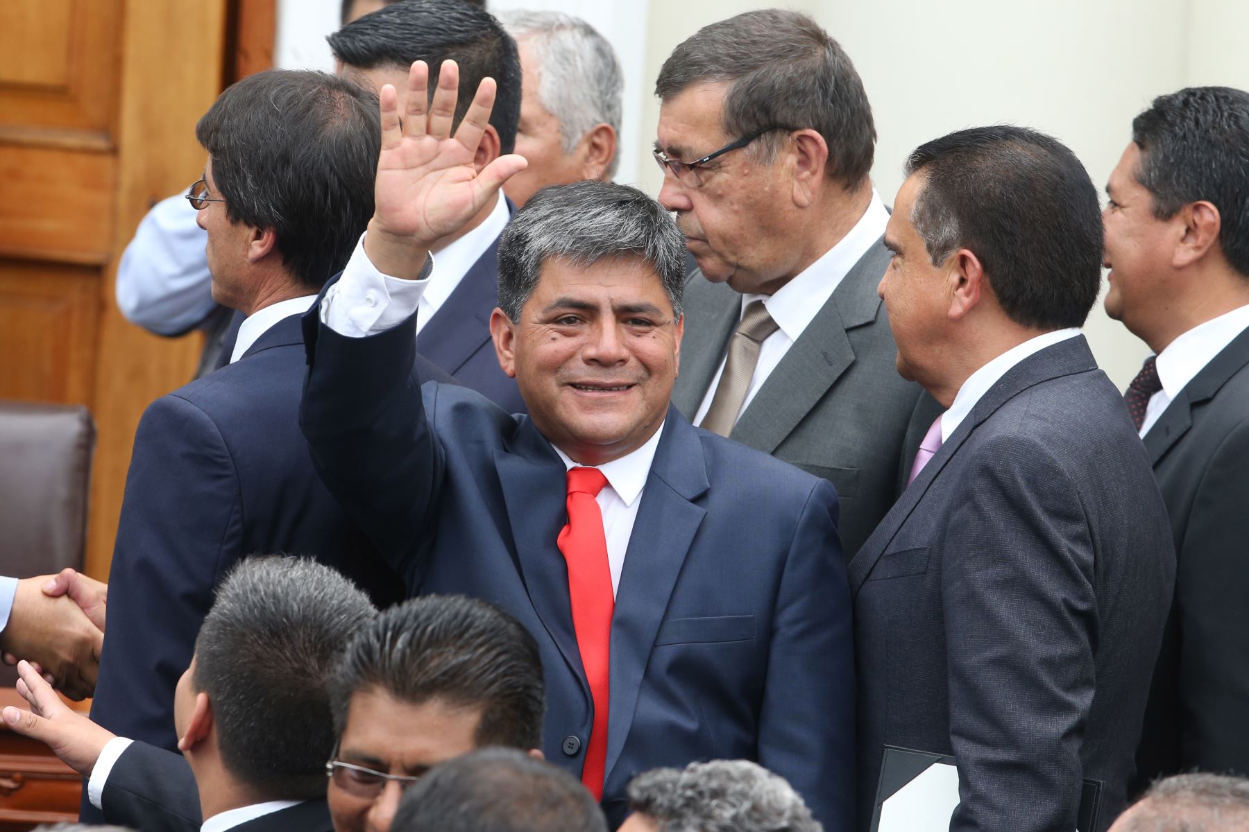 Gobernador regional de Ayacucho, Carlos Rua, destaca impulso a la descentralización y apoya propuesta de adelanto de elecciones generales. ANDINA/Vidal Tarqui