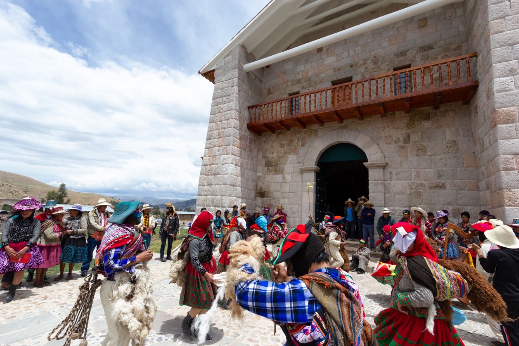 Restauran templo colonial y capilla de estructuras similares a muros Inca en Chumbivilcas, en Cusco. Foto: Dirección Desconcentrada de Cultura Cusco
