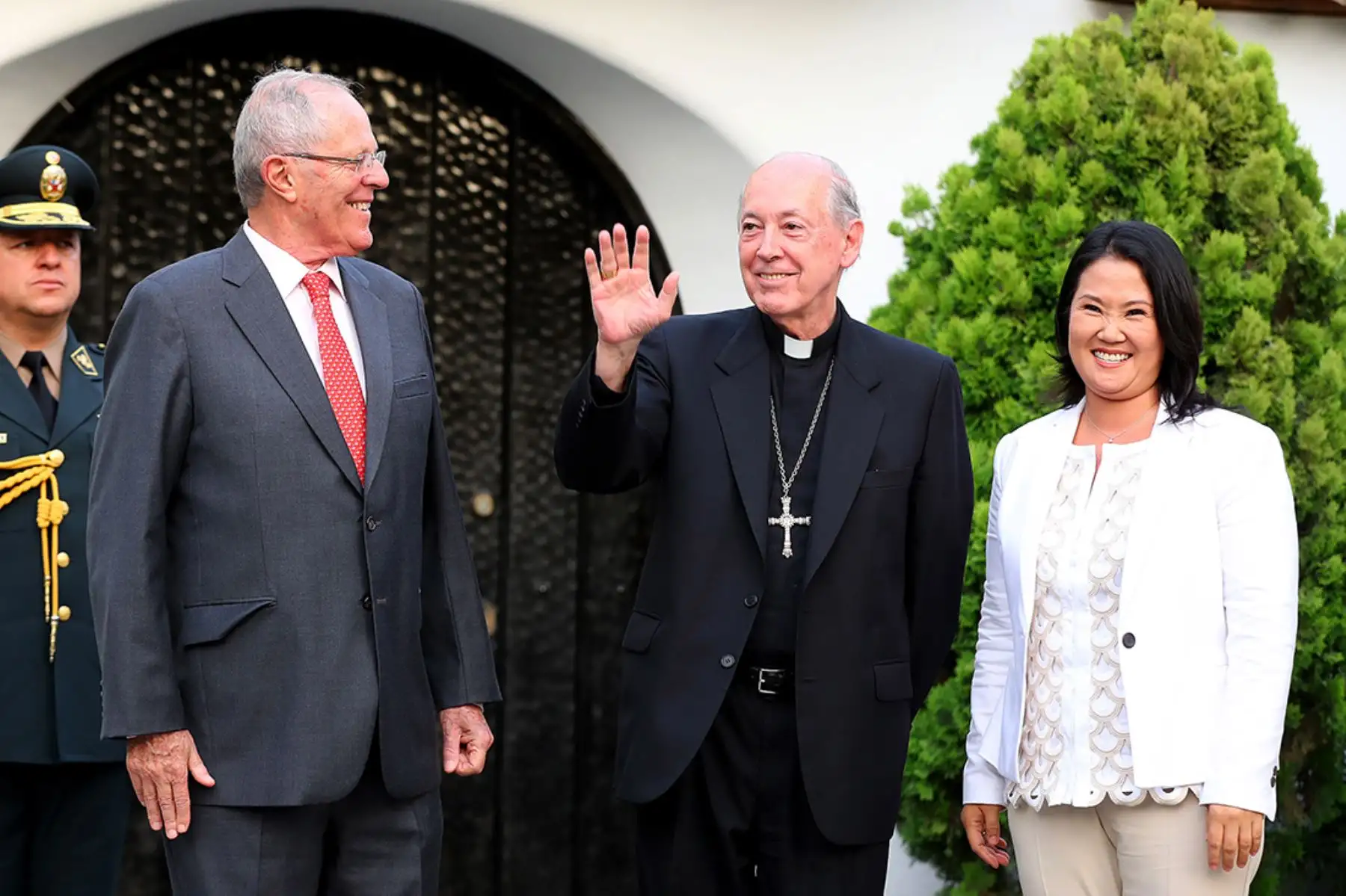 Lima - 19 diciembre 2016 / El presidente de la República, Pedro Pablo Kuczynski, sostuvo un diálogo con la lideresa de Fuerza Popular, Keiko Fujimori, en la casa del cardenal Juan Luis Cirpiani. Foto: Presidencia Perú / Andrés Valle