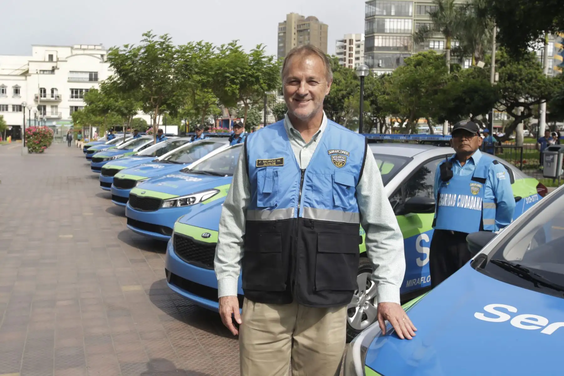 El alcalde de Miraflores, Jorge Muñoz, presentó una moderna flota de vehículos que se integran a las labores de vigilancia en la jurisdicción. Además, de dos unidades de transporte municipal Munibus. Foto: ANDINA/Nathalie Sayago