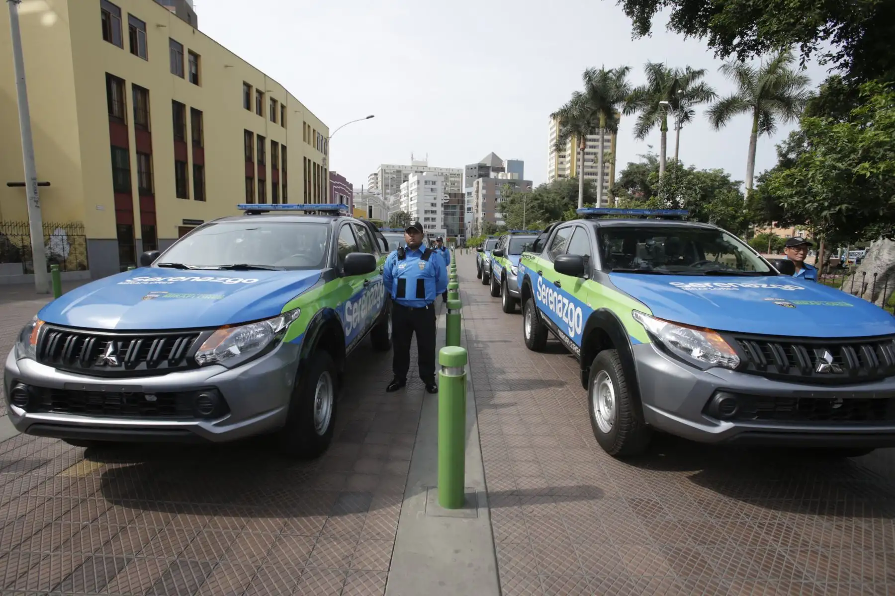 El alcalde de Miraflores, Jorge Muñoz, presentó una moderna flota de vehículos que se integran a las labores de vigilancia en la jurisdicción. Además, de dos unidades de transporte municipal Munibus. Foto: ANDINA/Nathalie Sayago
