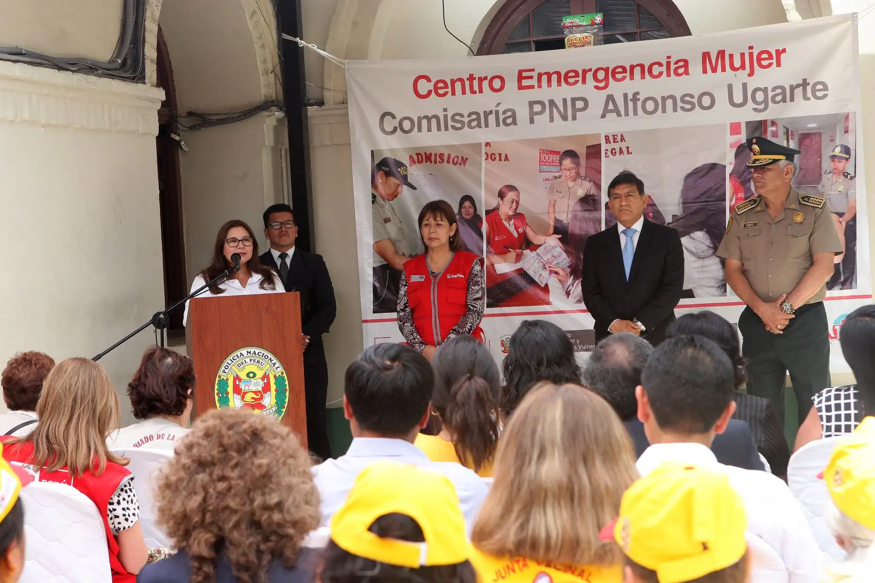 Ministro de Interior,Carlos Moran y Ministra de la Mujer Ana Maria Mendieta,inauguran "Centro emergencia Mujer",en la comisaria de Alfonso Ugarte del cercado de Lima.Foto:ANDINA/Héctor Vinces.