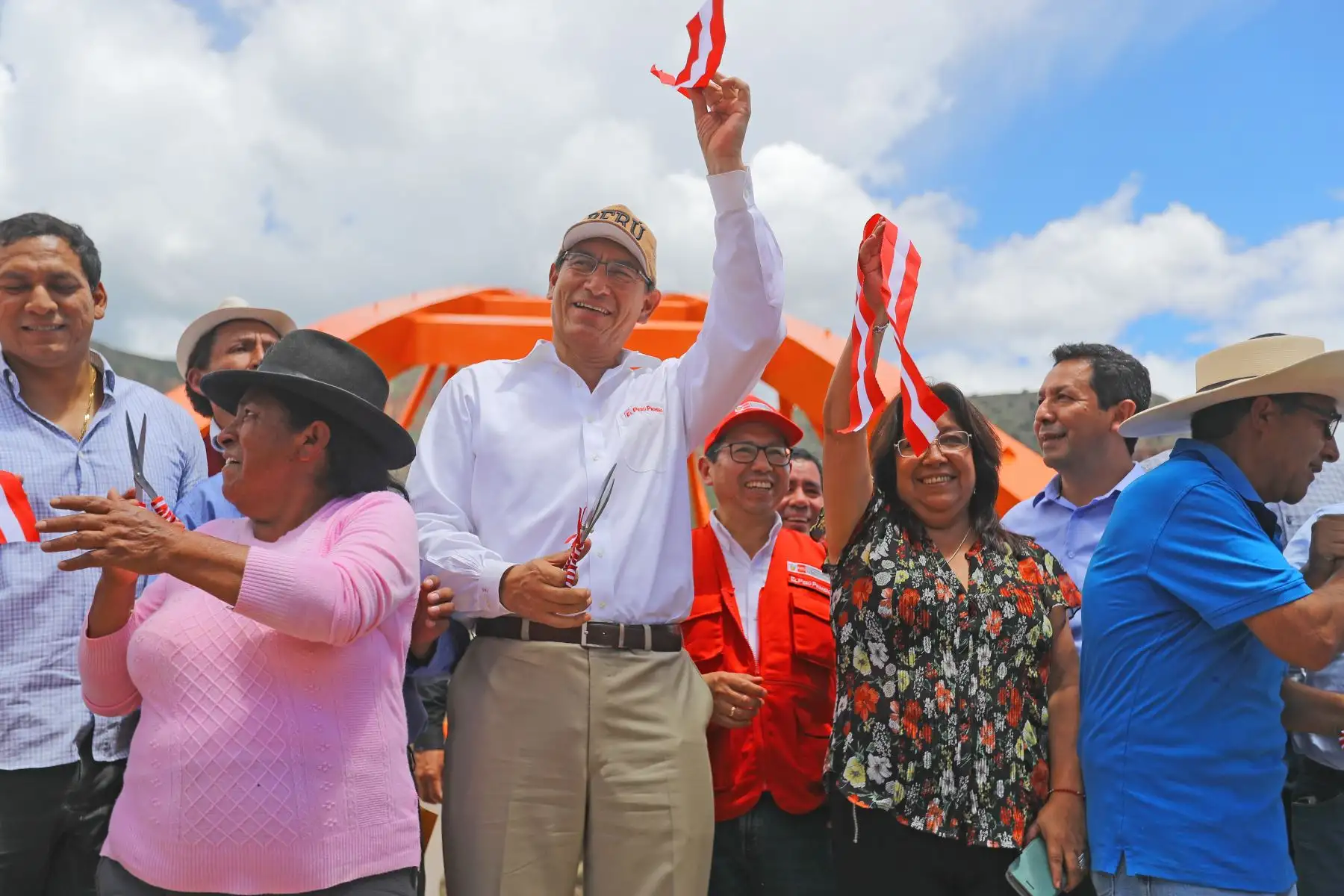 Presidente Martín Vizcarra inaugura el Puente Raimondi, sobre el río Marañón, que une las regiones de La Libertad y Áncash. Foto: ANDINA/Prensa Presidencia