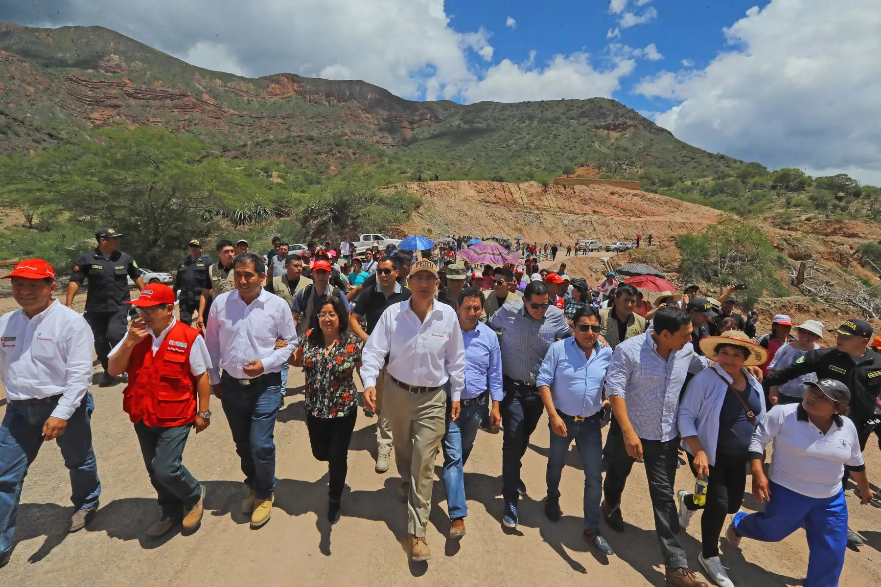 Presidente Martín Vizcarra inaugura el Puente Raimondi, sobre el río Marañón, que une las regiones de La Libertad y Áncash. Foto: ANDINA/Prensa Presidencia