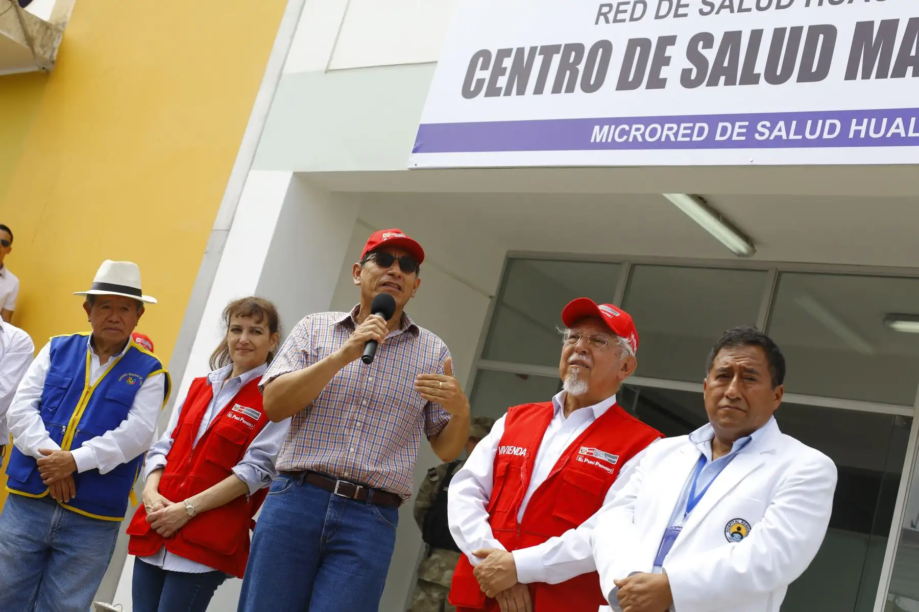 Jefe de Estado Martín Vizcarra inaugurò  las obras de mejoramiento del Centro de Salud de Manzanares en Huacho. Foto:ANDINA/Prensa Presidencia