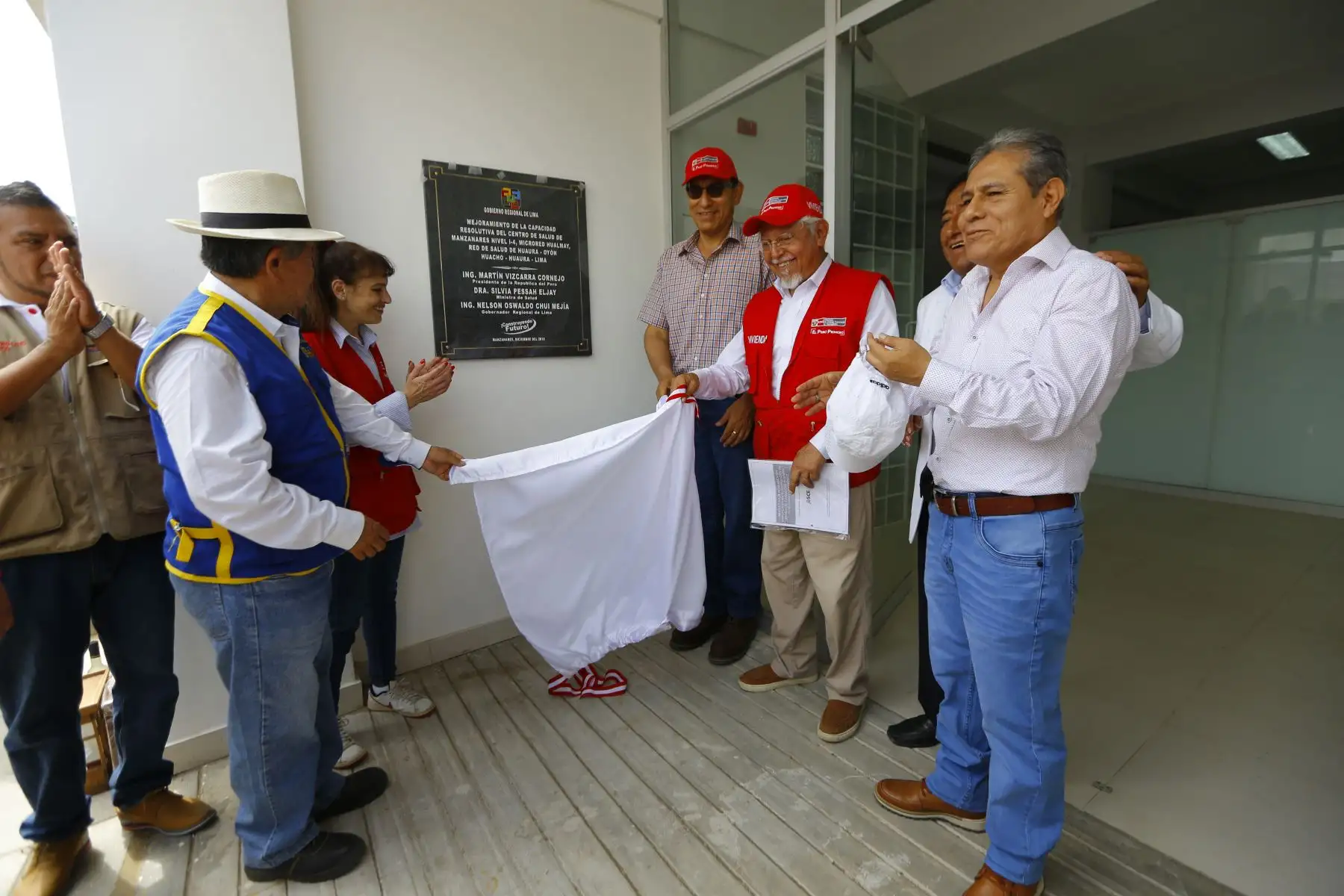 Jefe de Estado Martín Vizcarra inaugurò  las obras de mejoramiento del Centro de Salud de Manzanares en Huacho. Foto:ANDINA/Prensa Presidencia