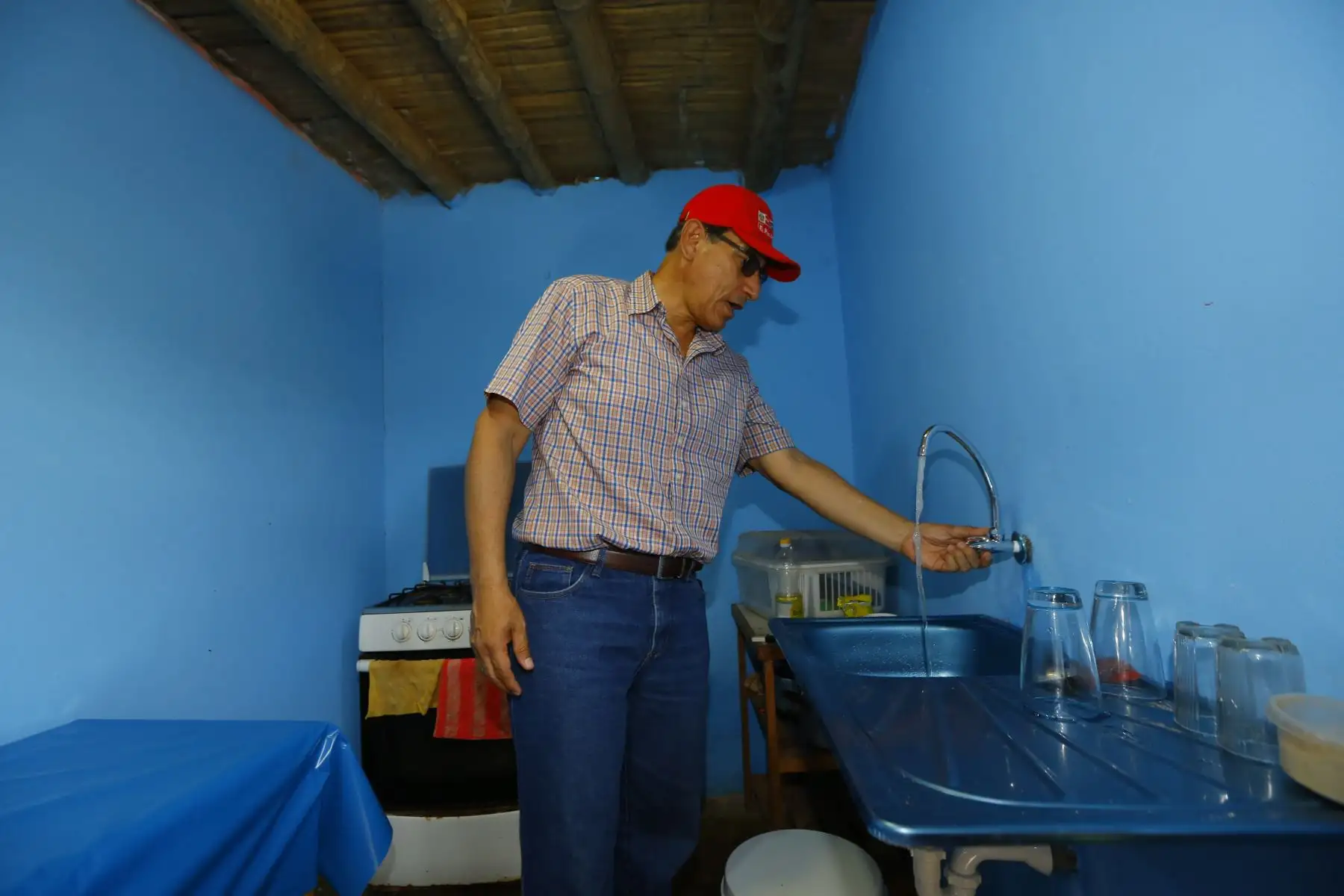 Presidente Martín Vizcarra  supervisò el funcionamiento de los servicios de agua potable y alcantarillado en el cono sur de la ciudad de Huacho. Foto: ANDINA/Prensa Presidencia