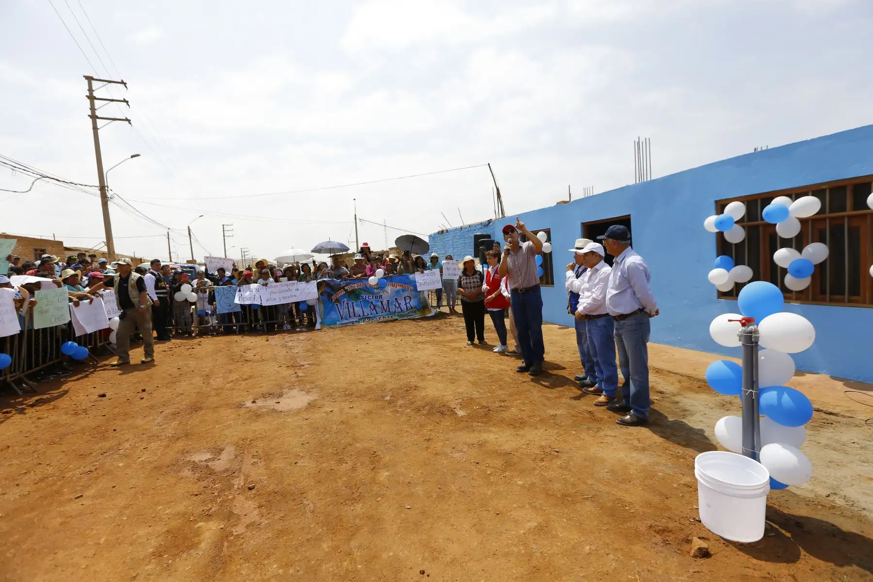Presidente Martín Vizcarra  supervisò el funcionamiento de los servicios de agua potable y alcantarillado en el cono sur de la ciudad de Huacho. Foto: ANDINA/Prensa Presidencia
