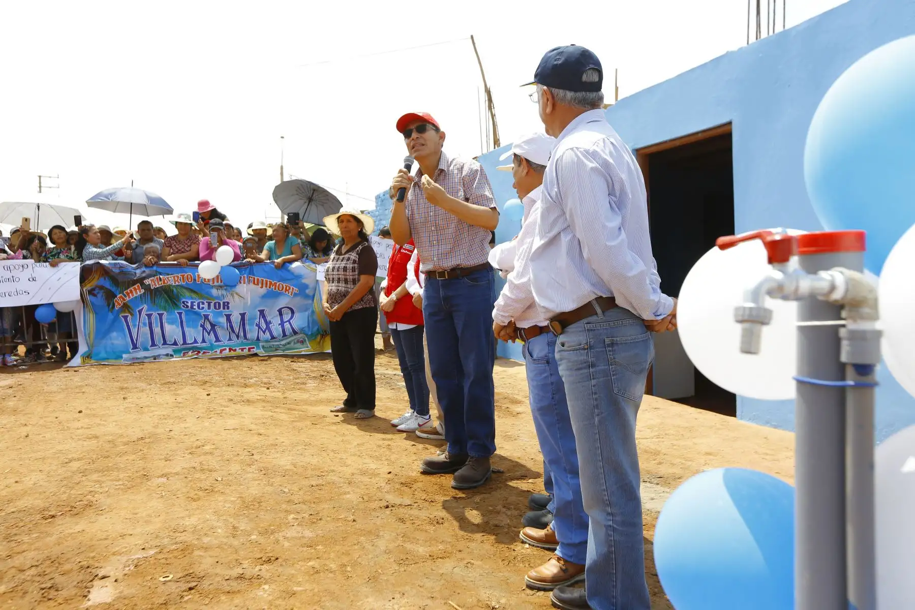 Presidente Martín Vizcarra  supervisò el funcionamiento de los servicios de agua potable y alcantarillado en el cono sur de la ciudad de Huacho. Foto: ANDINA/Prensa Presidencia