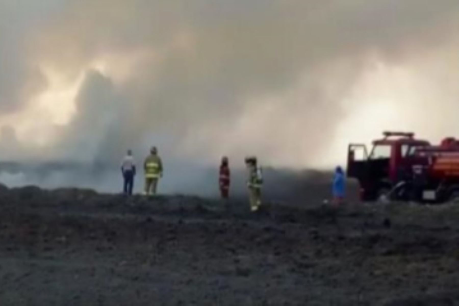 Incendios forestales en los distritos de Dean Valdivia y Mejía, región Arequipa, no ocasionaron daños personales.