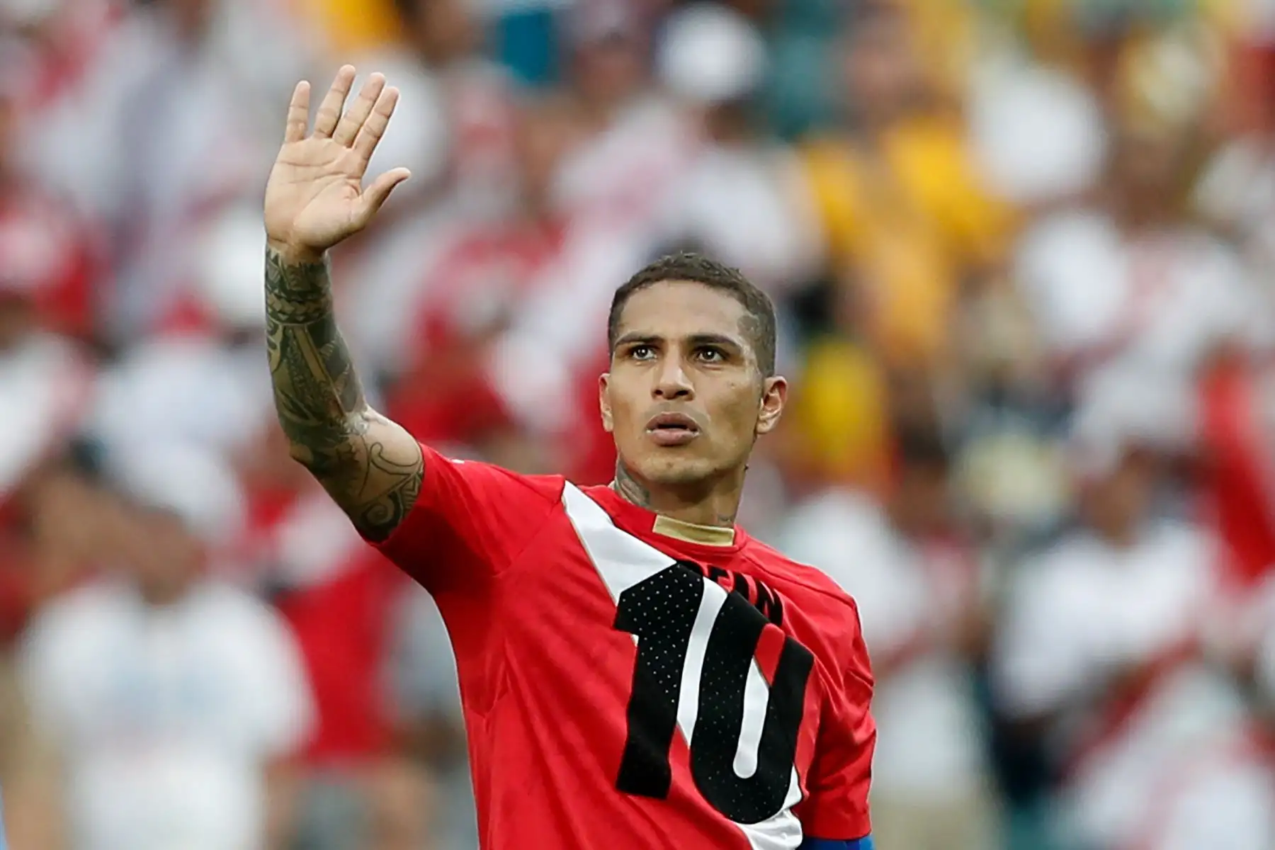 Paolo Guerrero, saluda después de ganar el partido de fútbol del Grupo C de la Copa Mundial de Rusia 2018. Foto:AFP