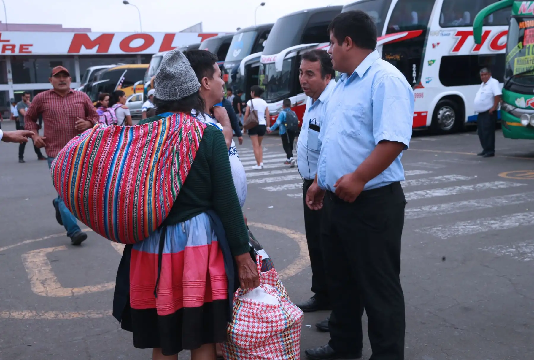 Sutran realiza operativo de seguridad vial, en terminal  terrestre de Yerbateros. Foto: ANDINA/Norman Córdova