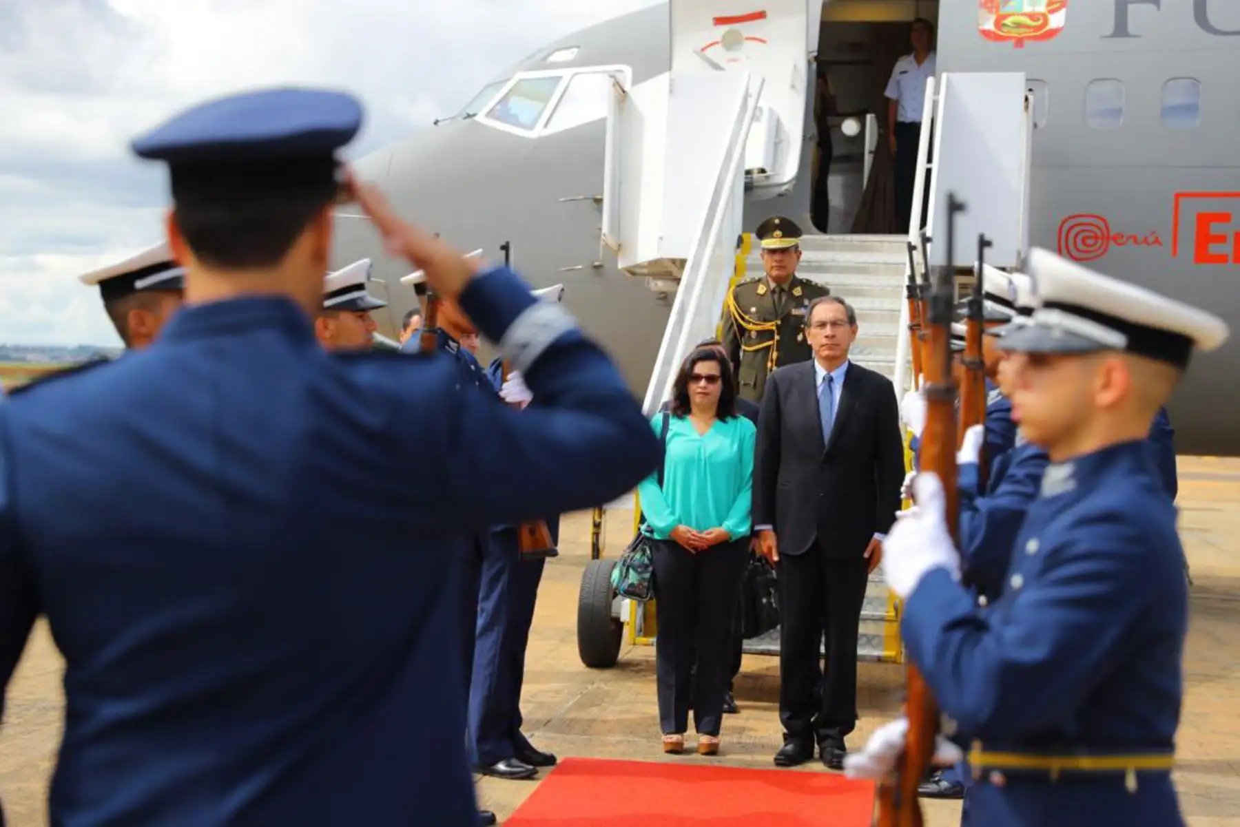 Presidente Vizcarra llega a Brasil acompañado de su esposa, Marisol Diaz, para la toma de mando del Presidente Bolsonaro. Foto: ANDINA/Prensa Presidencia