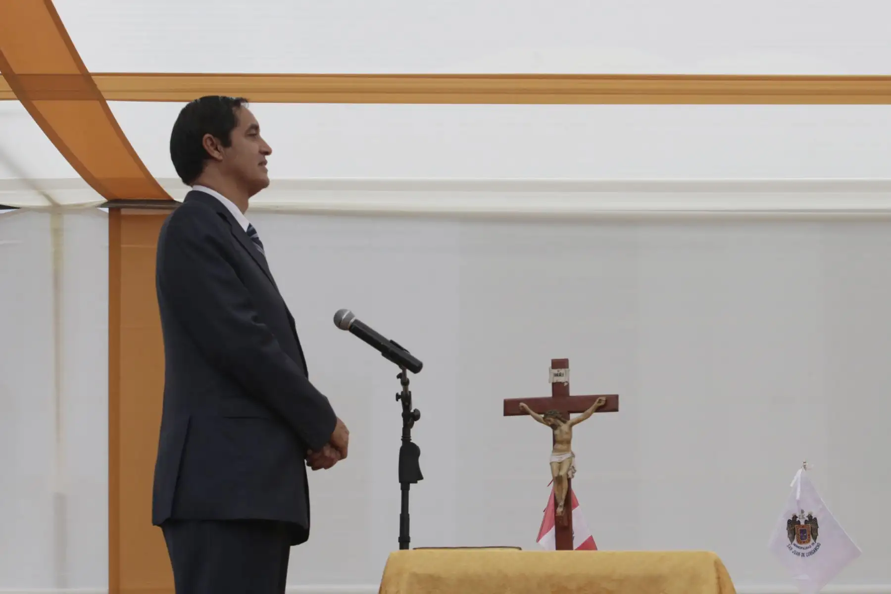 Alex González Castillo, es juramentado como Alcalde de San Juan de Lurigancho en ceremonia realizada en el local Institucional de la Municipalidad. Foto: ANDINA/Nathalie Sayago