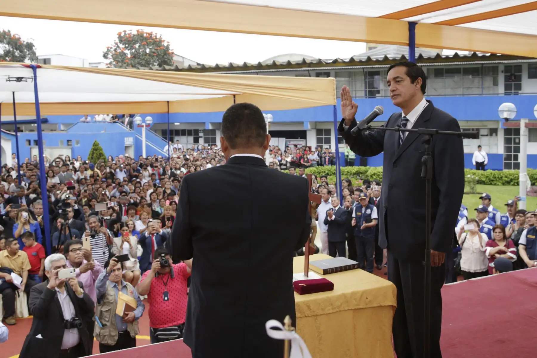 Alex González Castillo, es juramentado como Alcalde de San Juan de Lurigancho en ceremonia realizada en el local Institucional de la Municipalidad. Foto: ANDINA/Nathalie Sayago